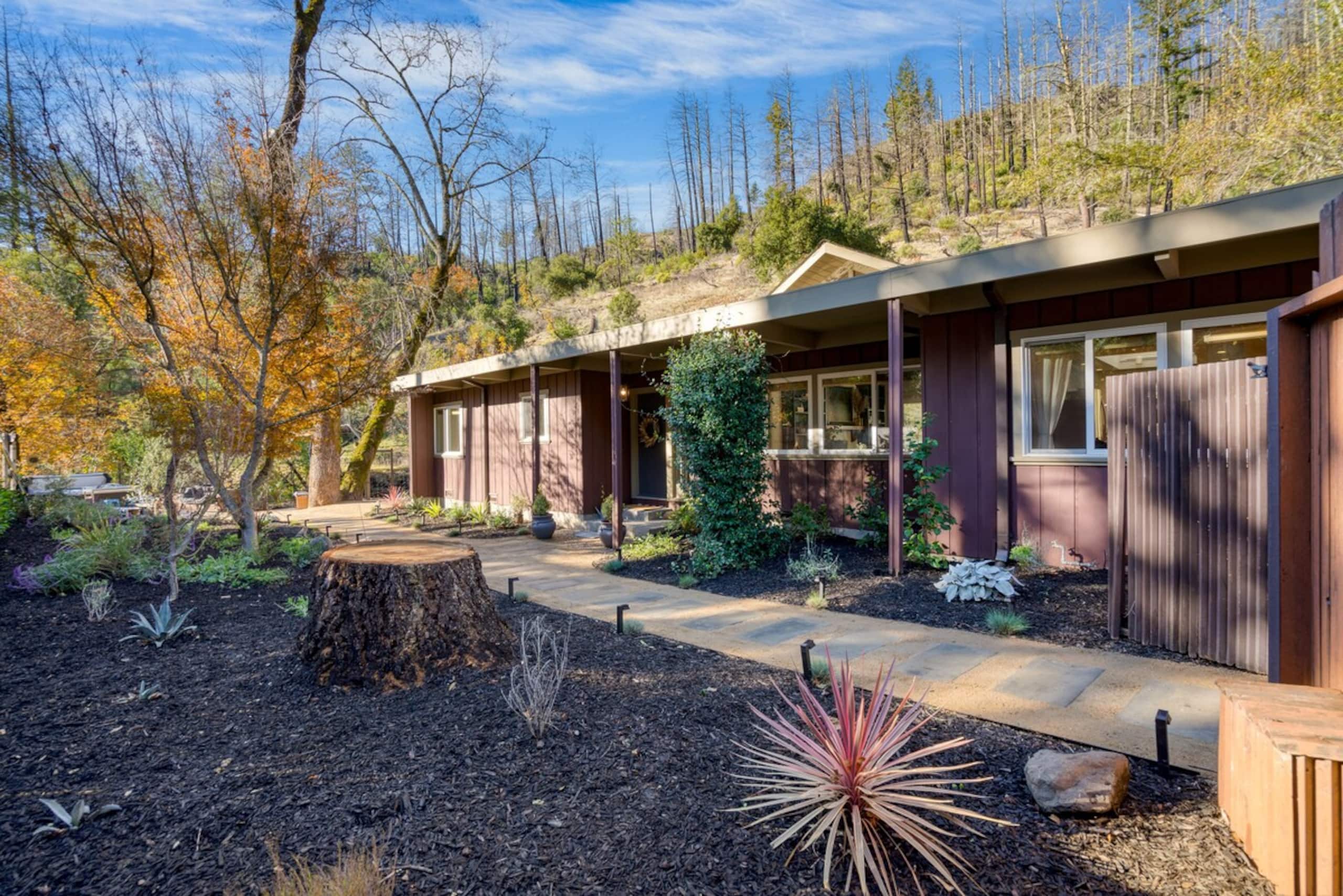 Sonoma Creek Haven, Creekside Hot Tub Retreat - Photo 52