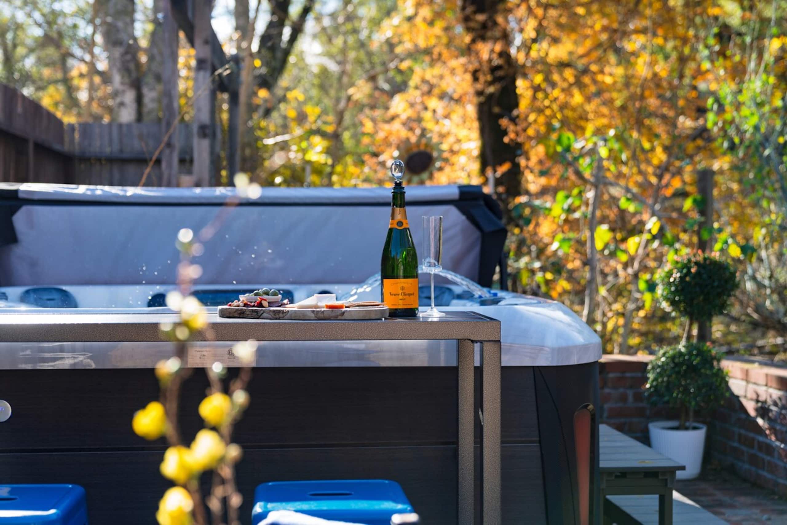 Sonoma Creek Haven, Creekside Hot Tub Retreat - Photo 39