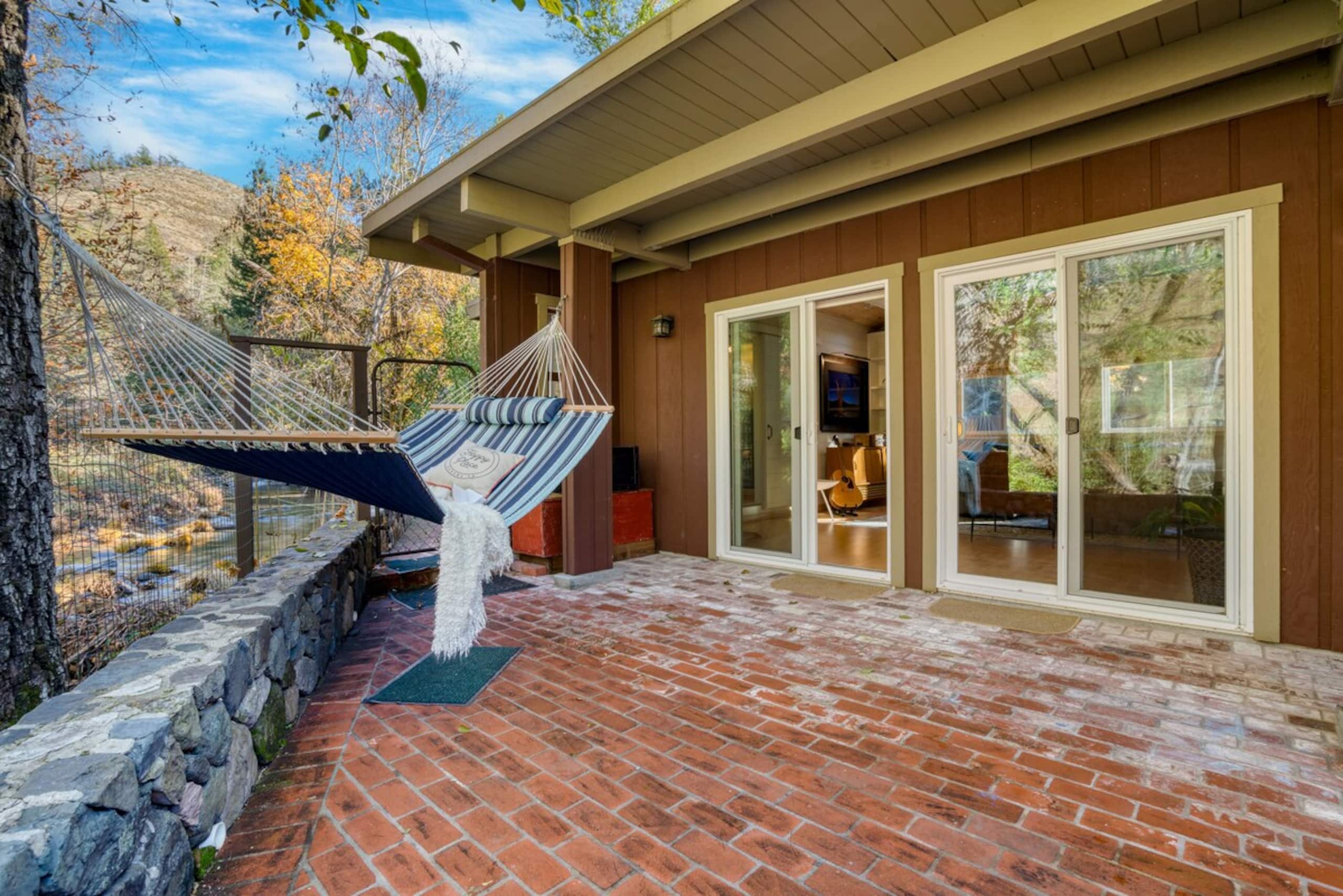 Sonoma Creek Haven, Creekside Hot Tub Retreat - Photo 68