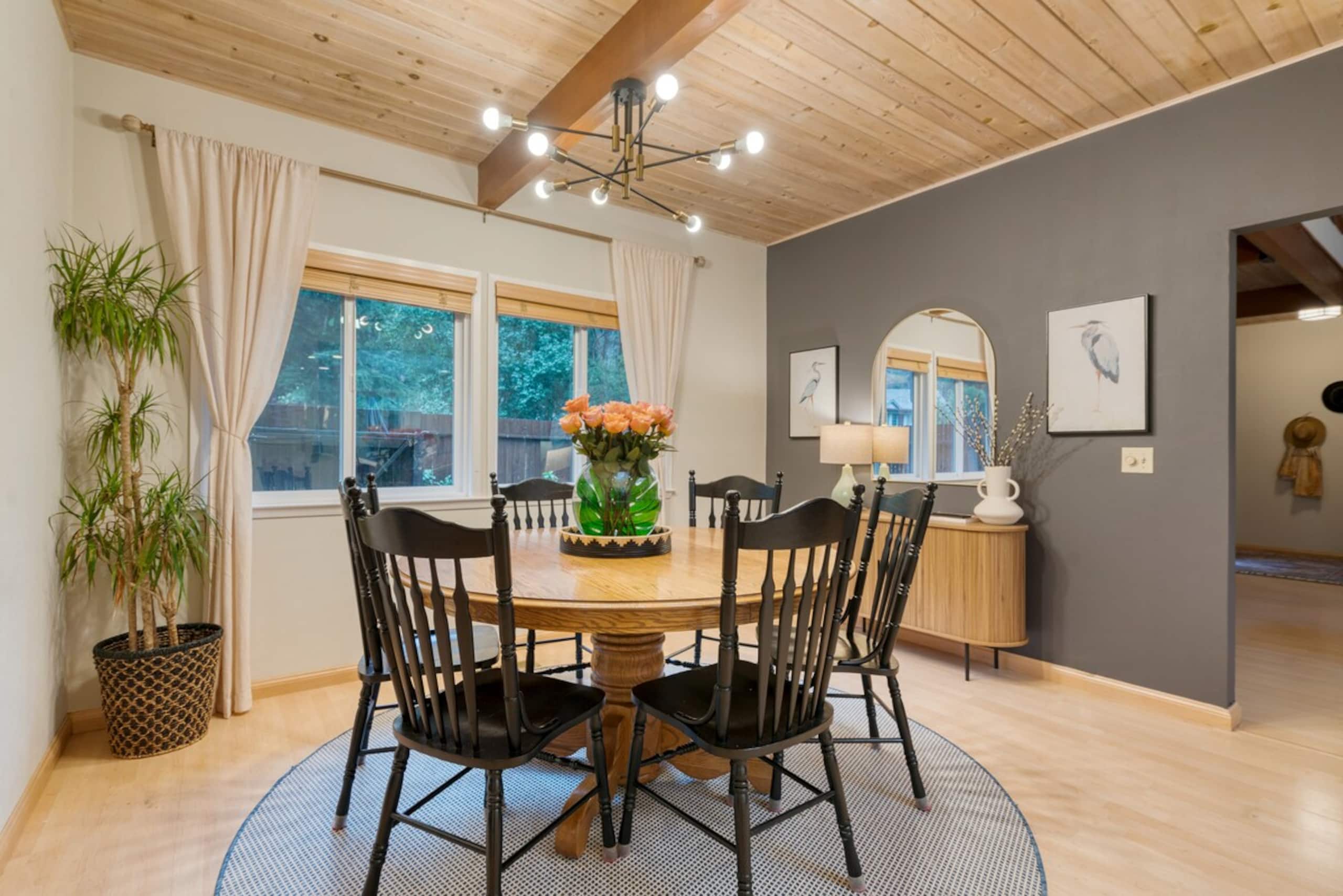 Sonoma Creek Haven, Creekside Hot Tub Retreat - Photo 23