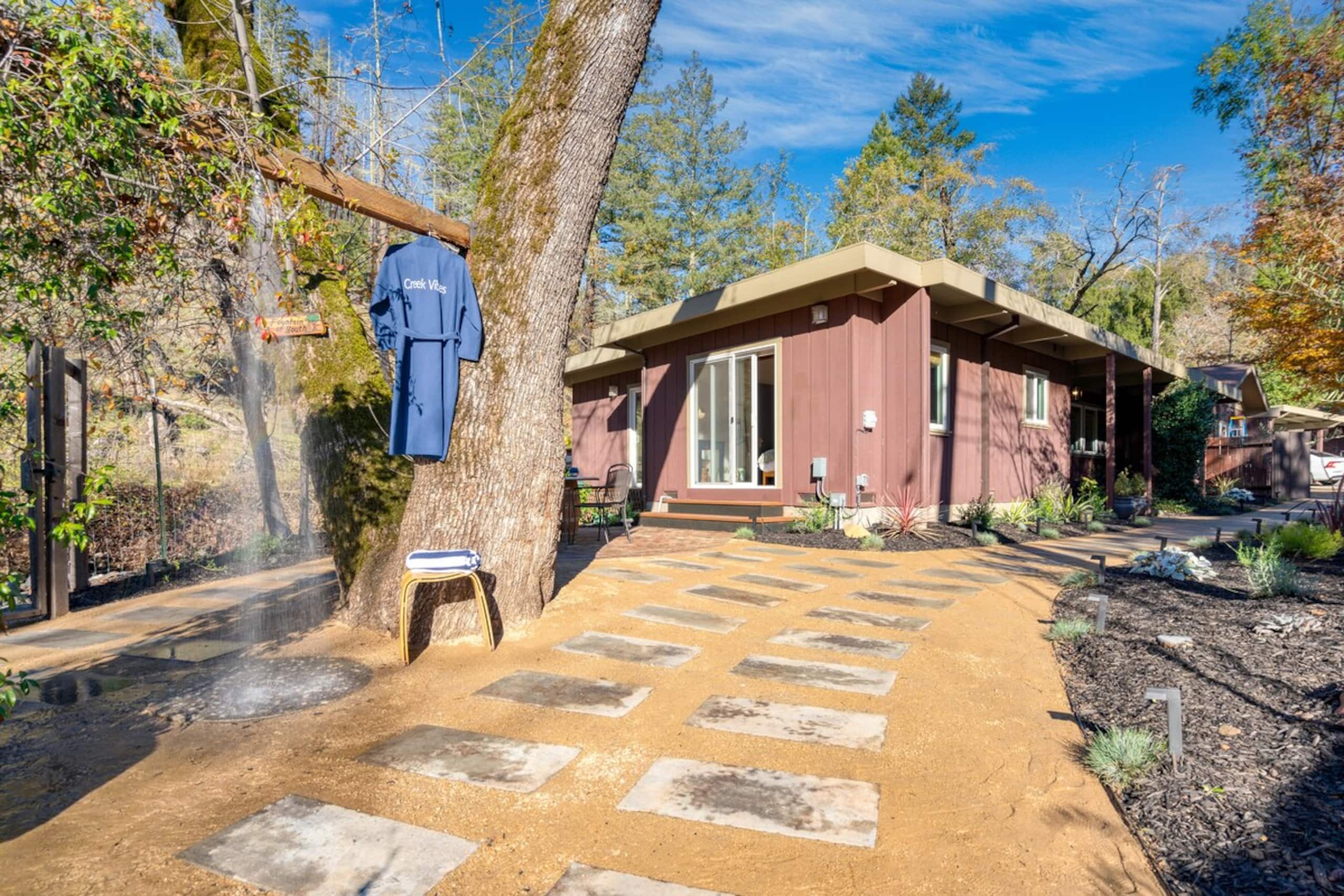 Sonoma Creek Haven, Creekside Hot Tub Retreat - Photo 46