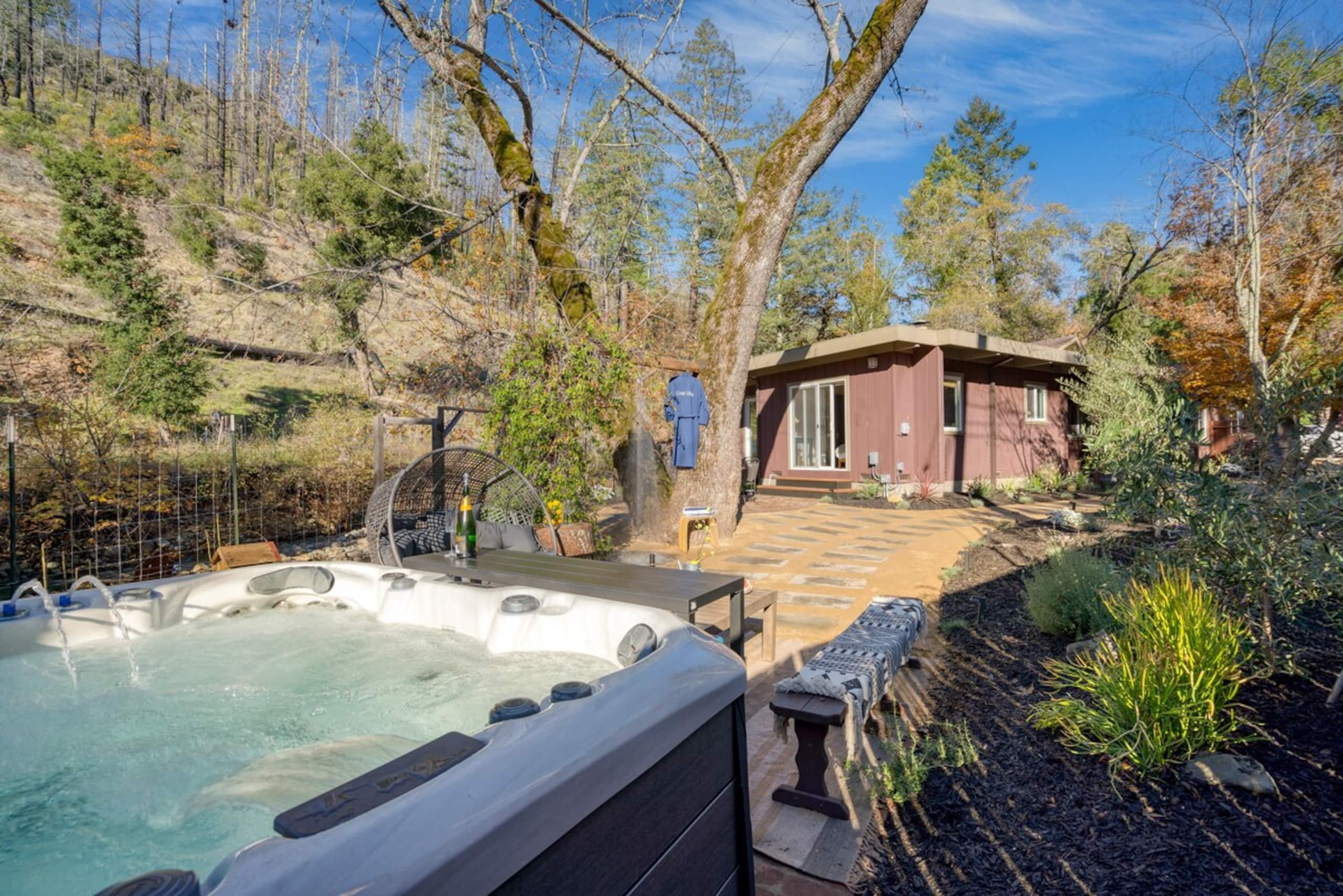 Sonoma Creek Haven, Creekside Hot Tub Retreat - Photo 59
