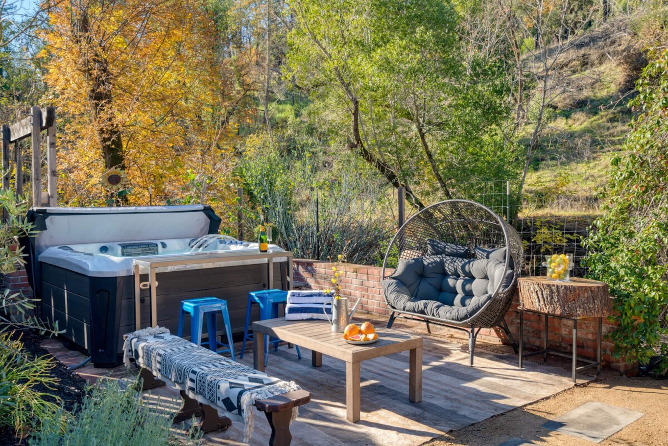 Sonoma Creek Haven, Creekside Hot Tub Retreat - Photo 38