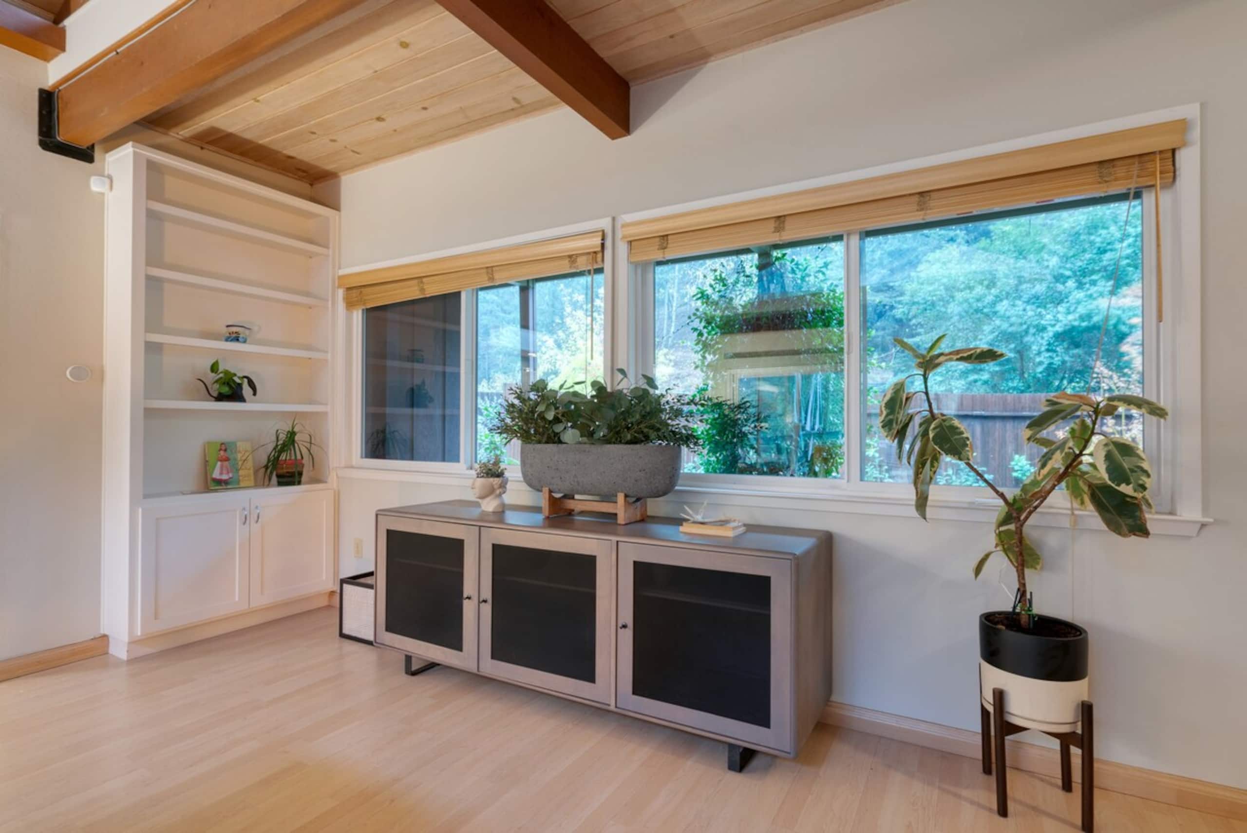 Sonoma Creek Haven, Creekside Hot Tub Retreat - Photo 11