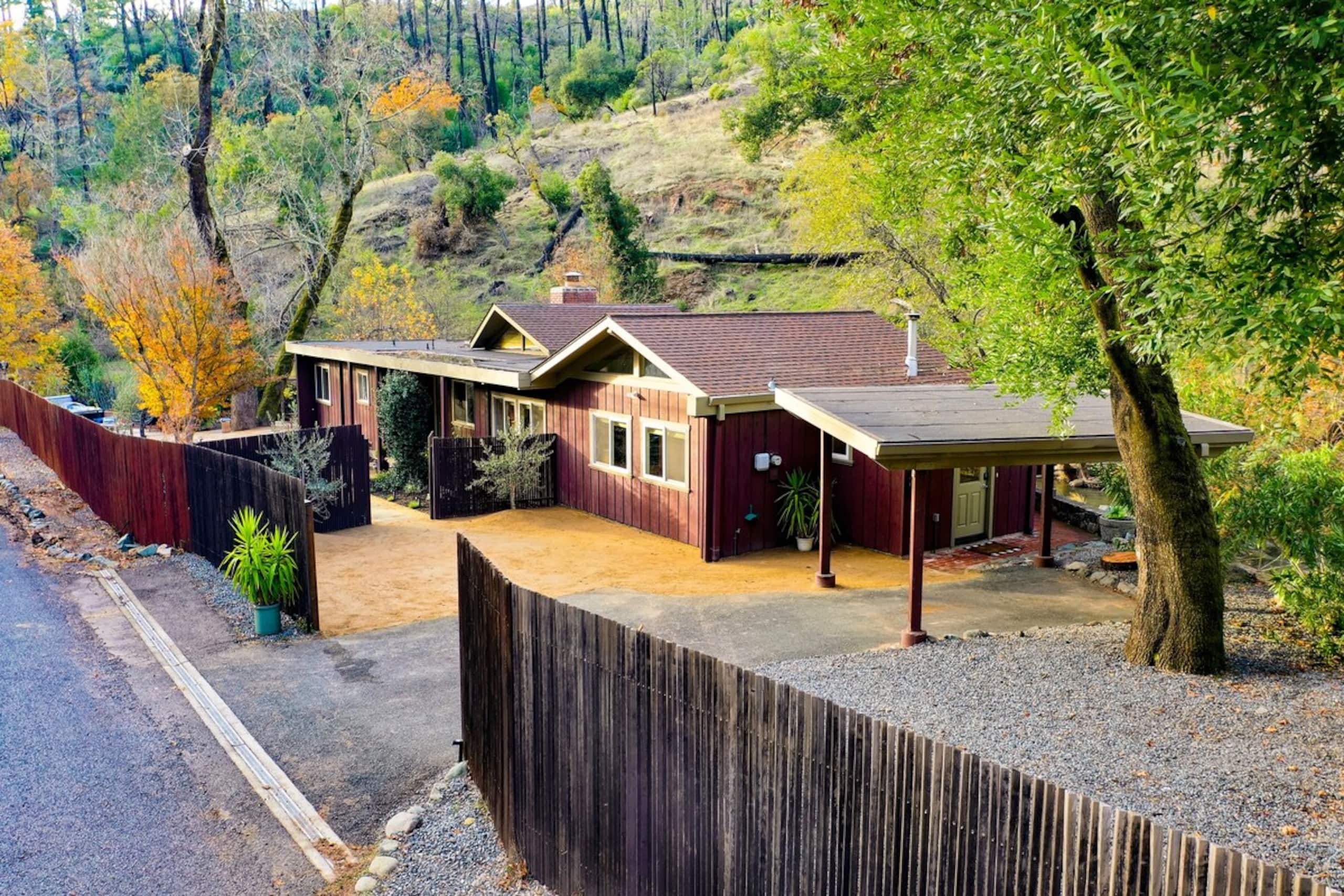 Sonoma Creek Haven, Creekside Hot Tub Retreat - Photo 54