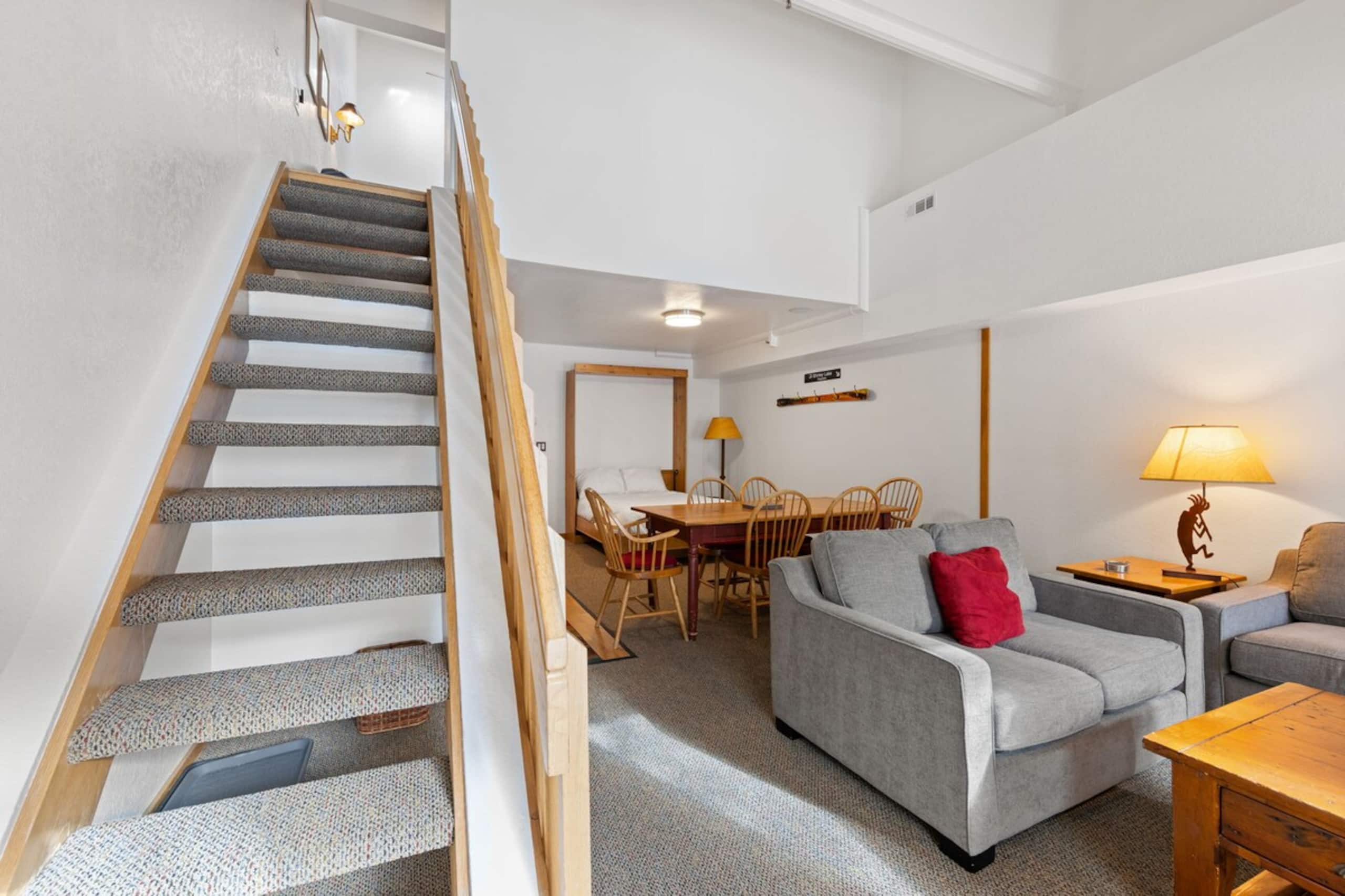 Mtn Facing Loft - Ski In/Out, FREE Parking - Photo 7