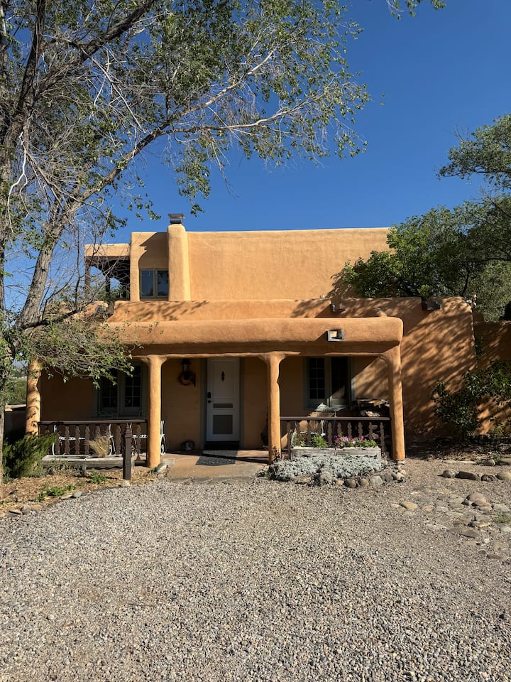 1795 Adobe, Dog Friendly · High Road To Taos - Taos, NM