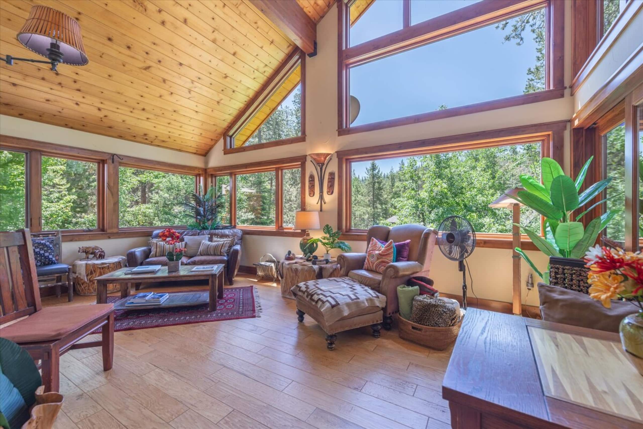 Powder Moon Luxury 5BR Home 20%Off Midweek Special - Photo 8
