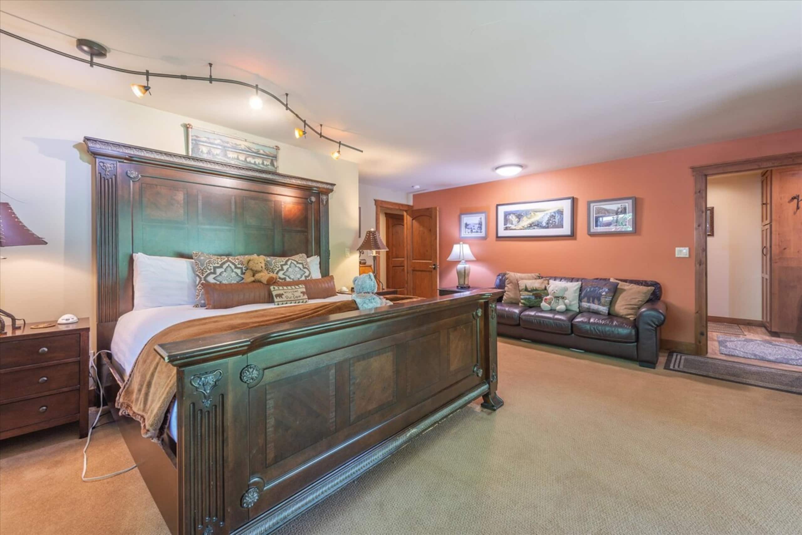 Powder Moon Luxury 5BR Home 20%Off Midweek Special - Photo 18