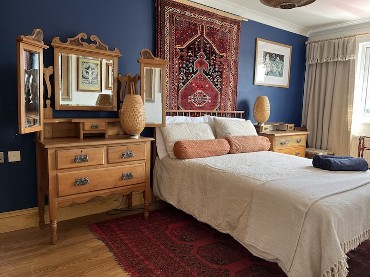 Grace Lodge, Falmouth Town, Sleeps 8 - Falmouth
