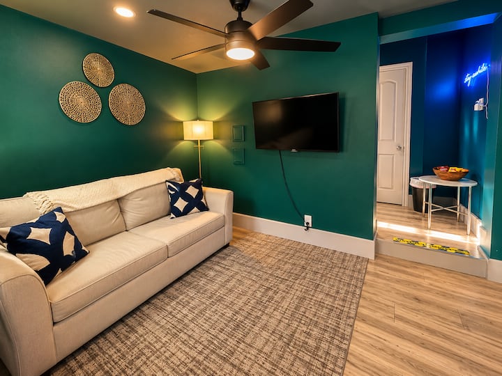 Moody Studio With Private Backyard Near Las Olas - Fort Lauderdale