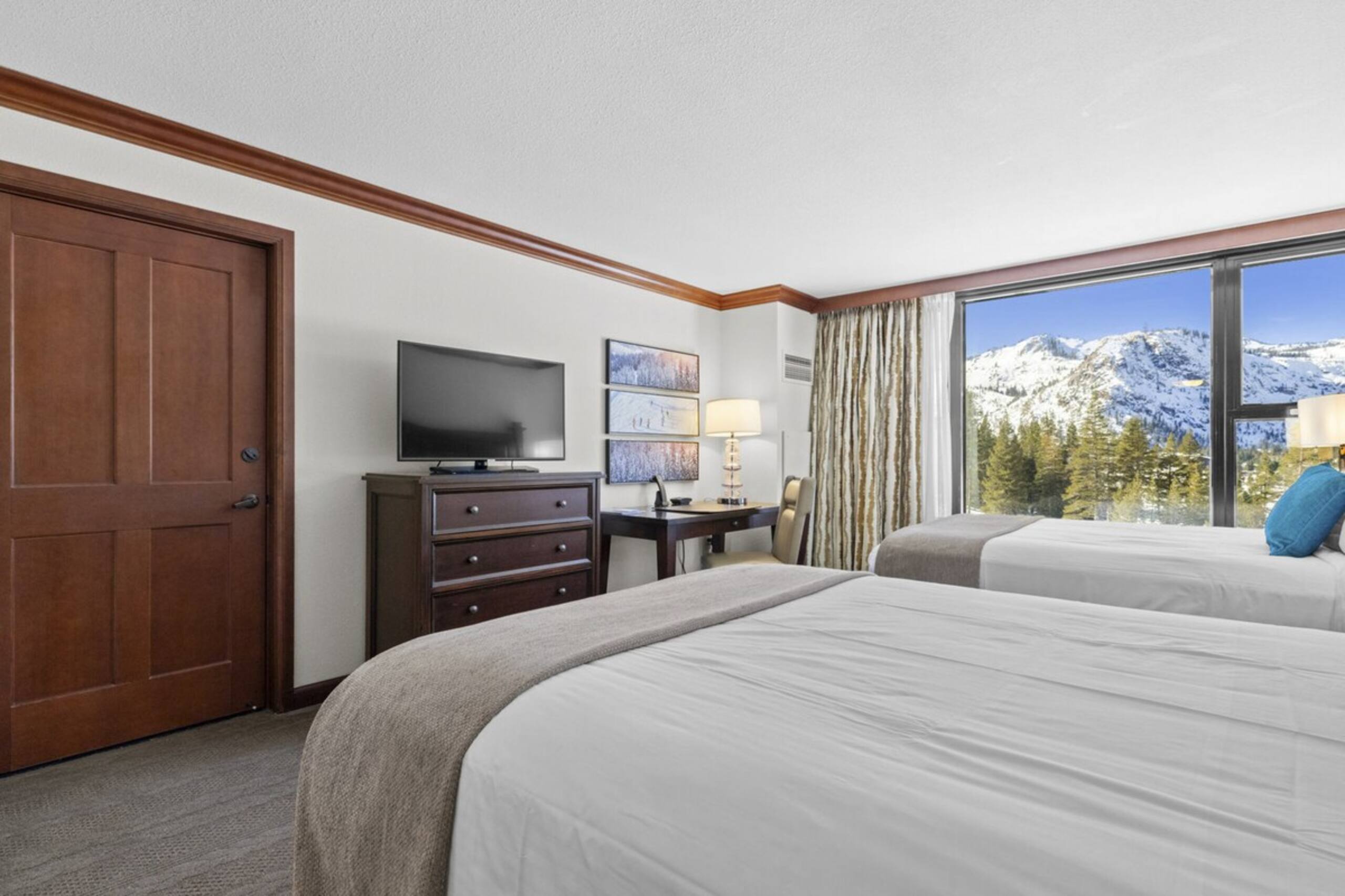 Resort Perks Everline Corner Retreat w/ 3 Units - Photo 26