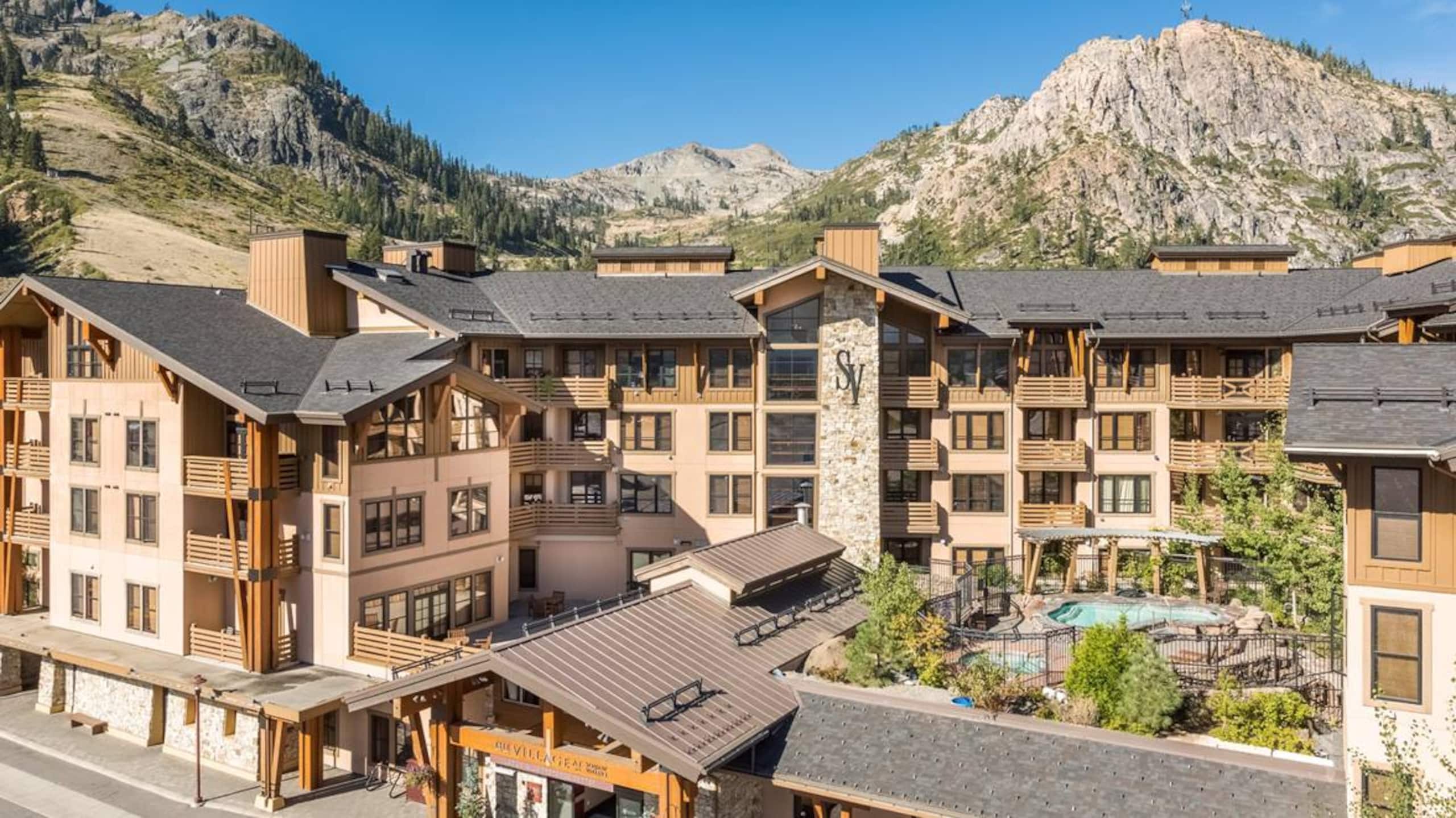 Top 5% Guest Favorite, Ski-in/out 1BR, Parking - Photo 18