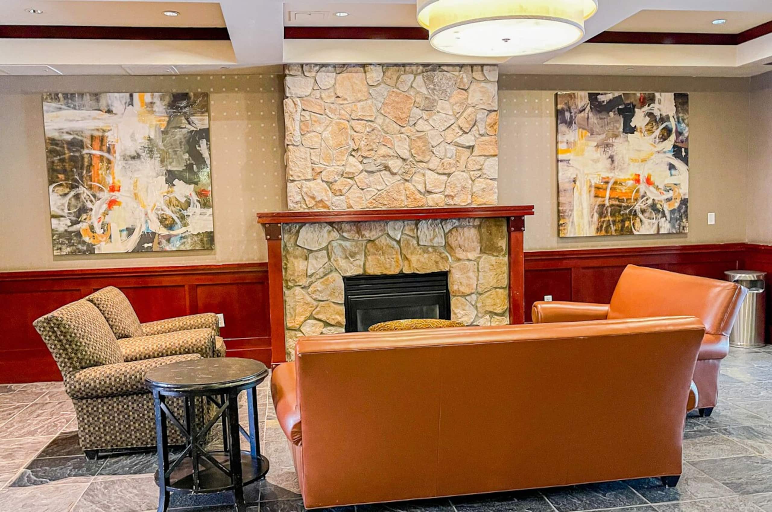 Top 5% Guest Favorite, Ski-in/out 1BR, Parking - Photo 24