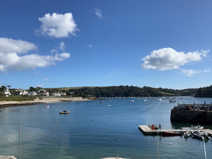 Harbour-front Cottage With Stunning Sea Views - St Mawes