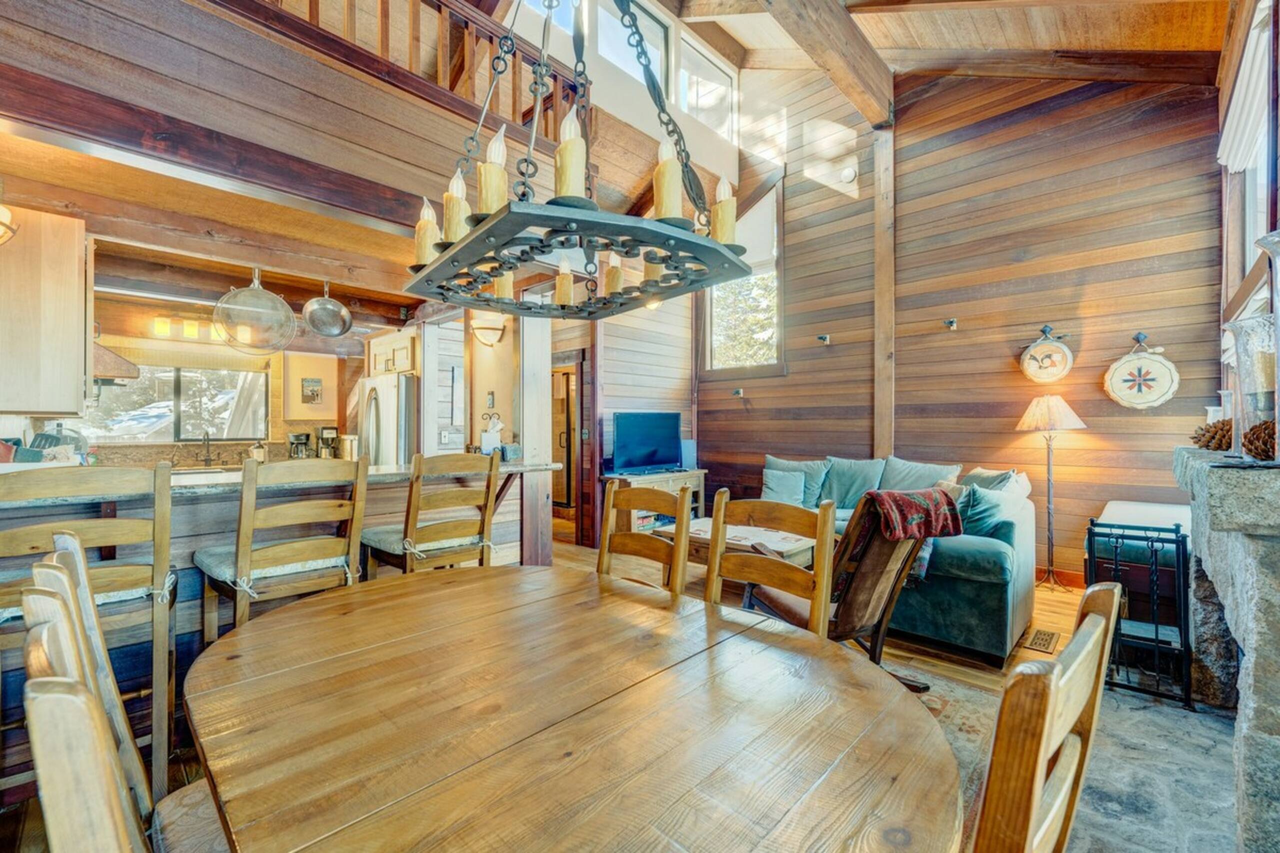 Rusti-Chic 3BR, Balcony, Pool - Photo 6