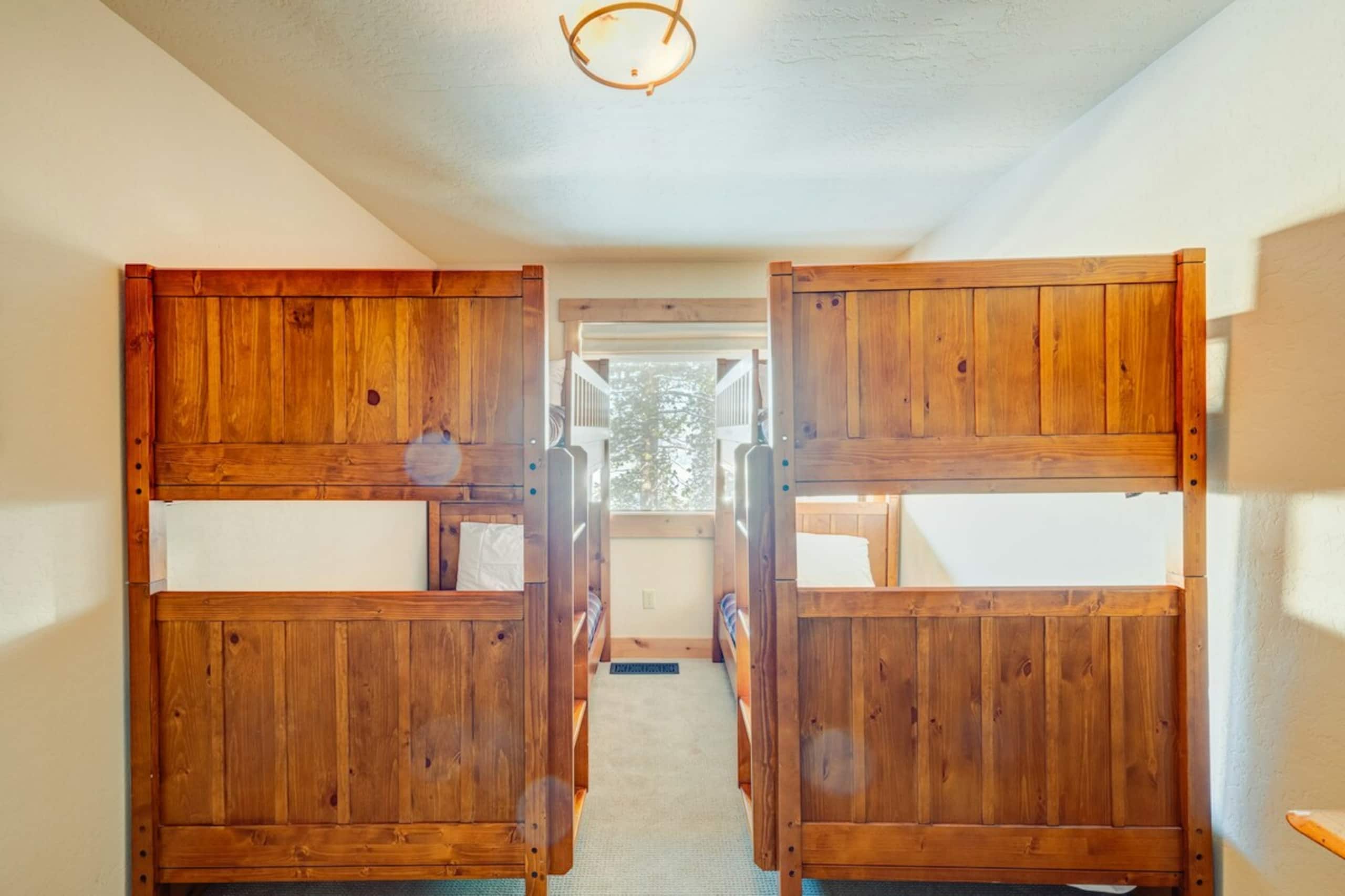 Rusti-Chic 3BR, Balcony, Pool - Photo 18