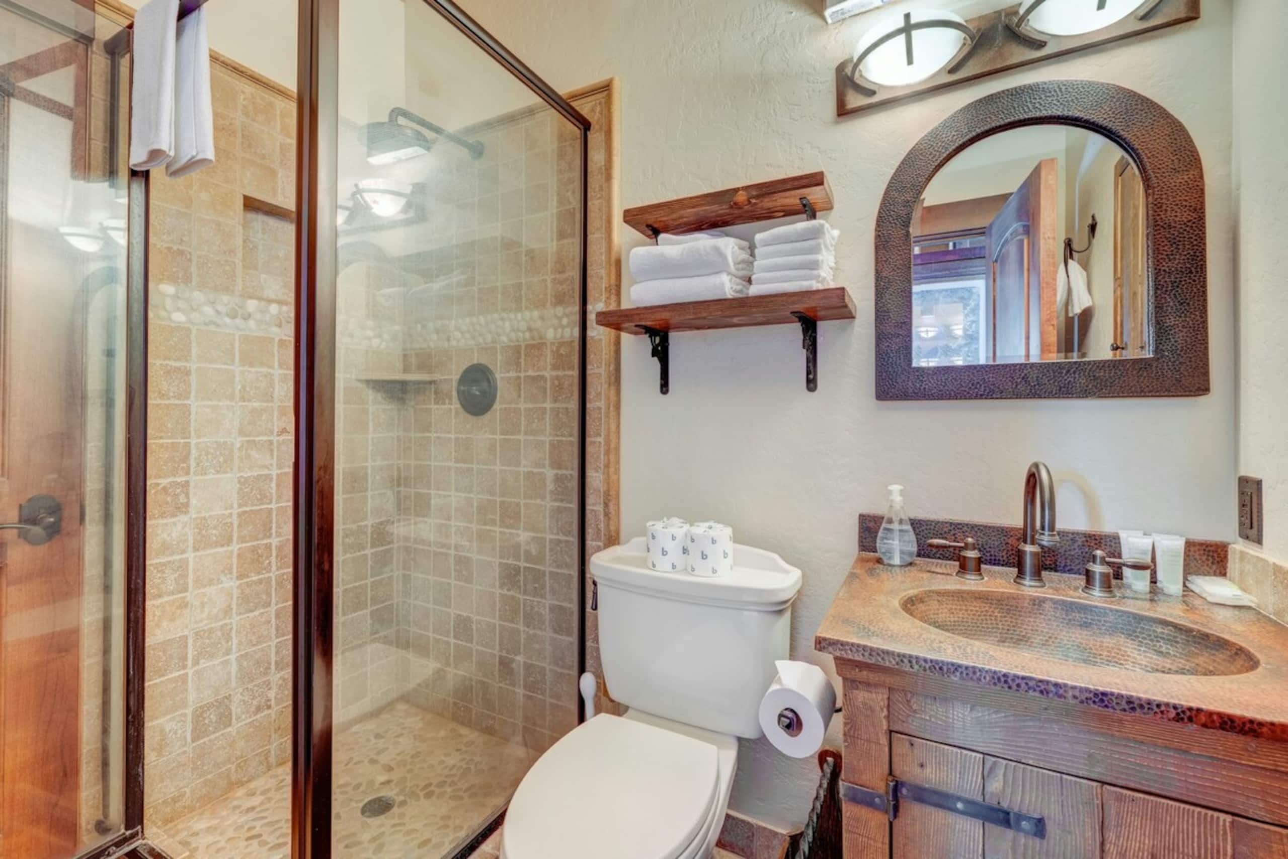 Rusti-Chic 3BR, Balcony, Pool - Photo 10