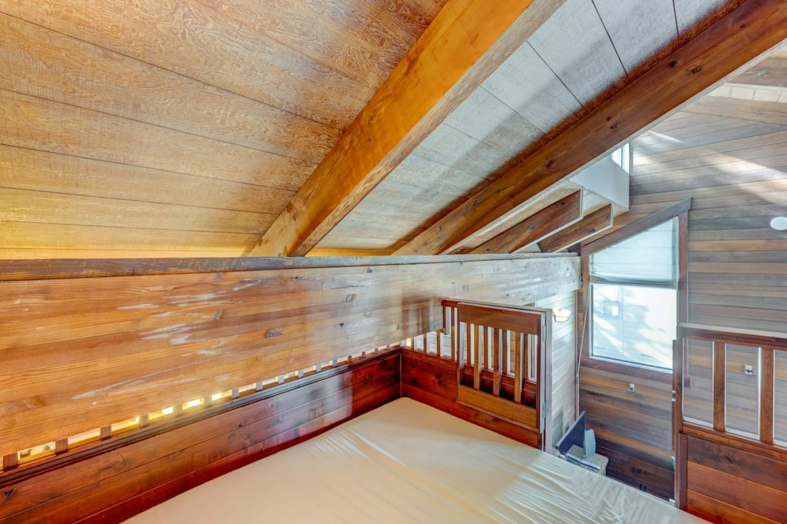 Rusti-Chic 3BR, Balcony, Pool - Photo 20