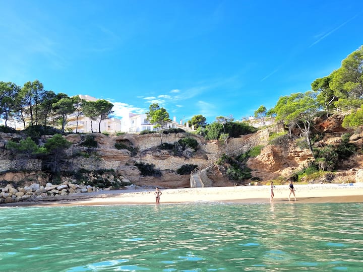 Beachfront Casa Cala Bot - Escape To Costa Dorada - Miami Playa