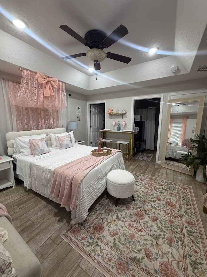 Your Home Away From Home - Ocoee, FL