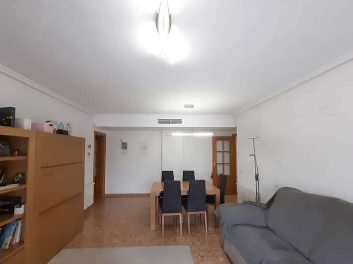 Piso Con 1 Dormitorio En Girona - ジローナ