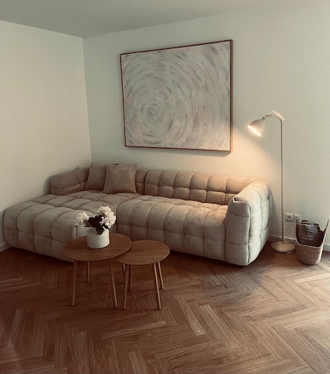 Top performing Airbnb: Bright Moselle apartment | 3 bedrooms, balcony & parking in Koblenz