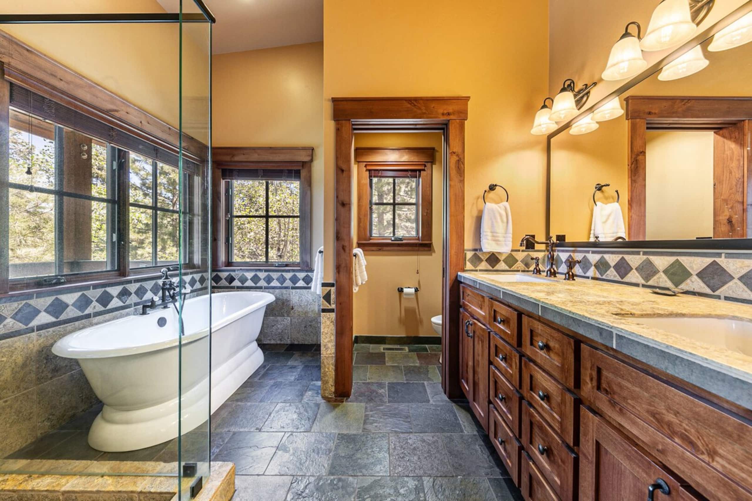 Compass Luxury in Northstar w Pool, Tennis, Gym - Photo 14