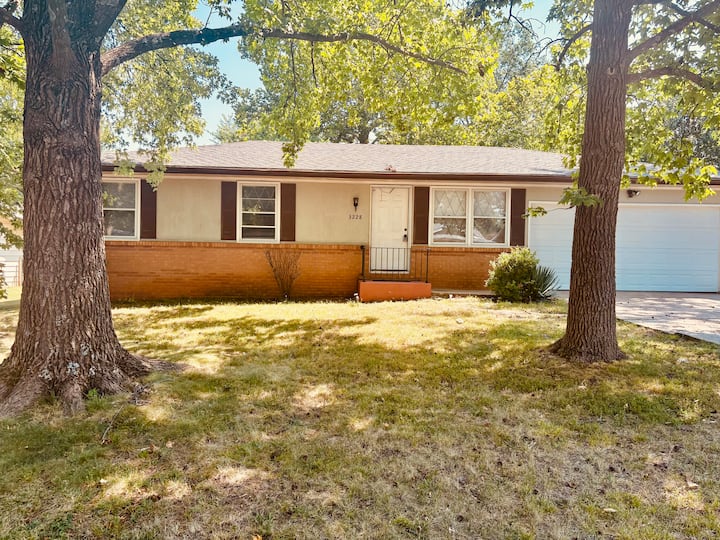 Serene Sanctuary In The South! Close To Everything - Springfield, MO