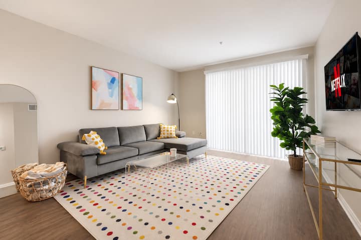 Great 1bd 1bath In Mdr! Free Parking And Pool! - El Segundo, CA