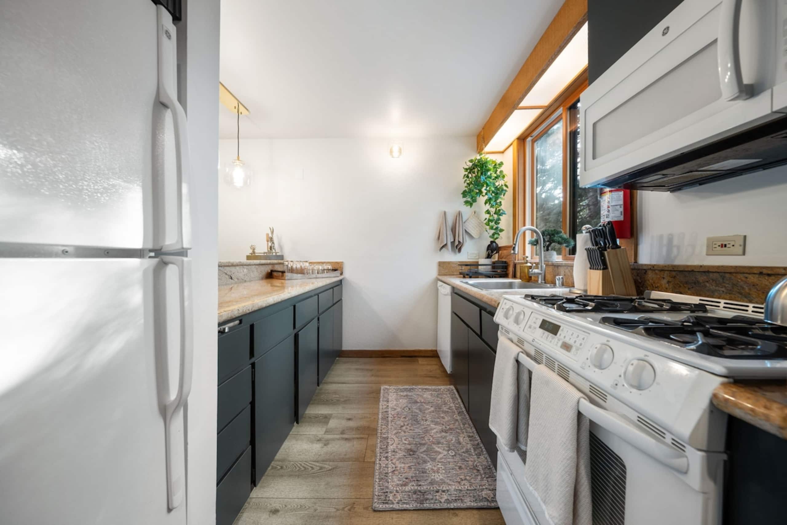 Fresh Remodeled Gold Bend Condo with HOA Access - Photo 13