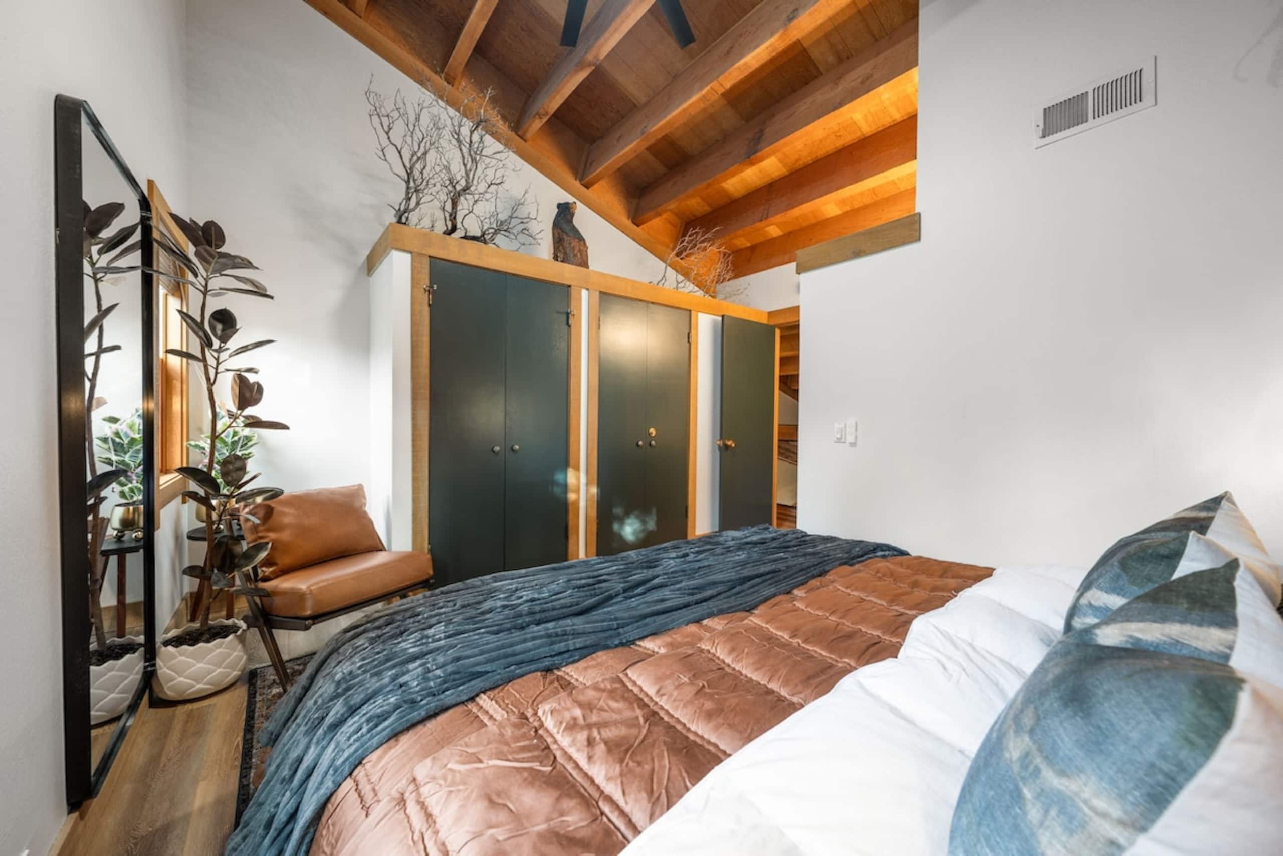 Fresh Remodeled Gold Bend Condo with HOA Access - Photo 15