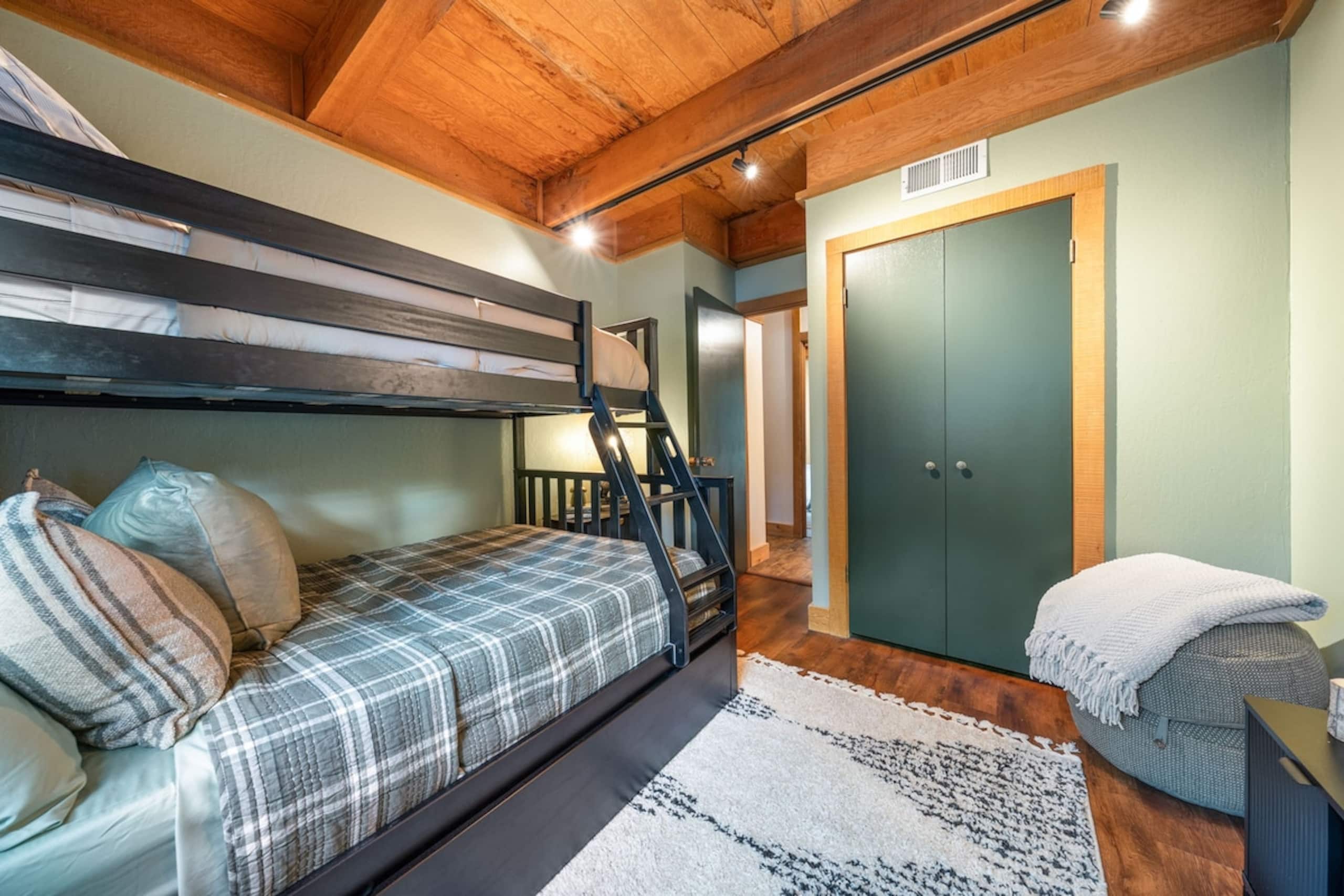 Fresh Remodeled Gold Bend Condo with HOA Access - Photo 21