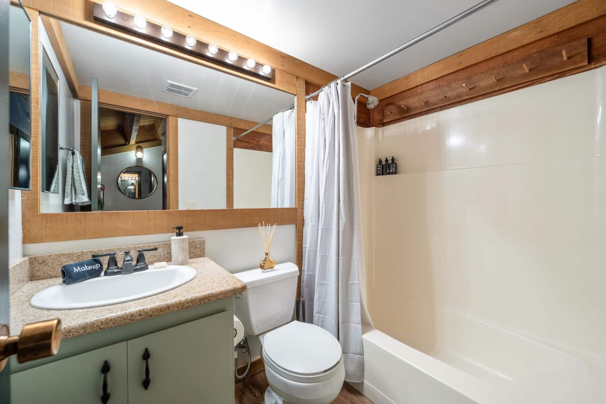 Fresh Remodeled Gold Bend Condo with HOA Access - Photo 18