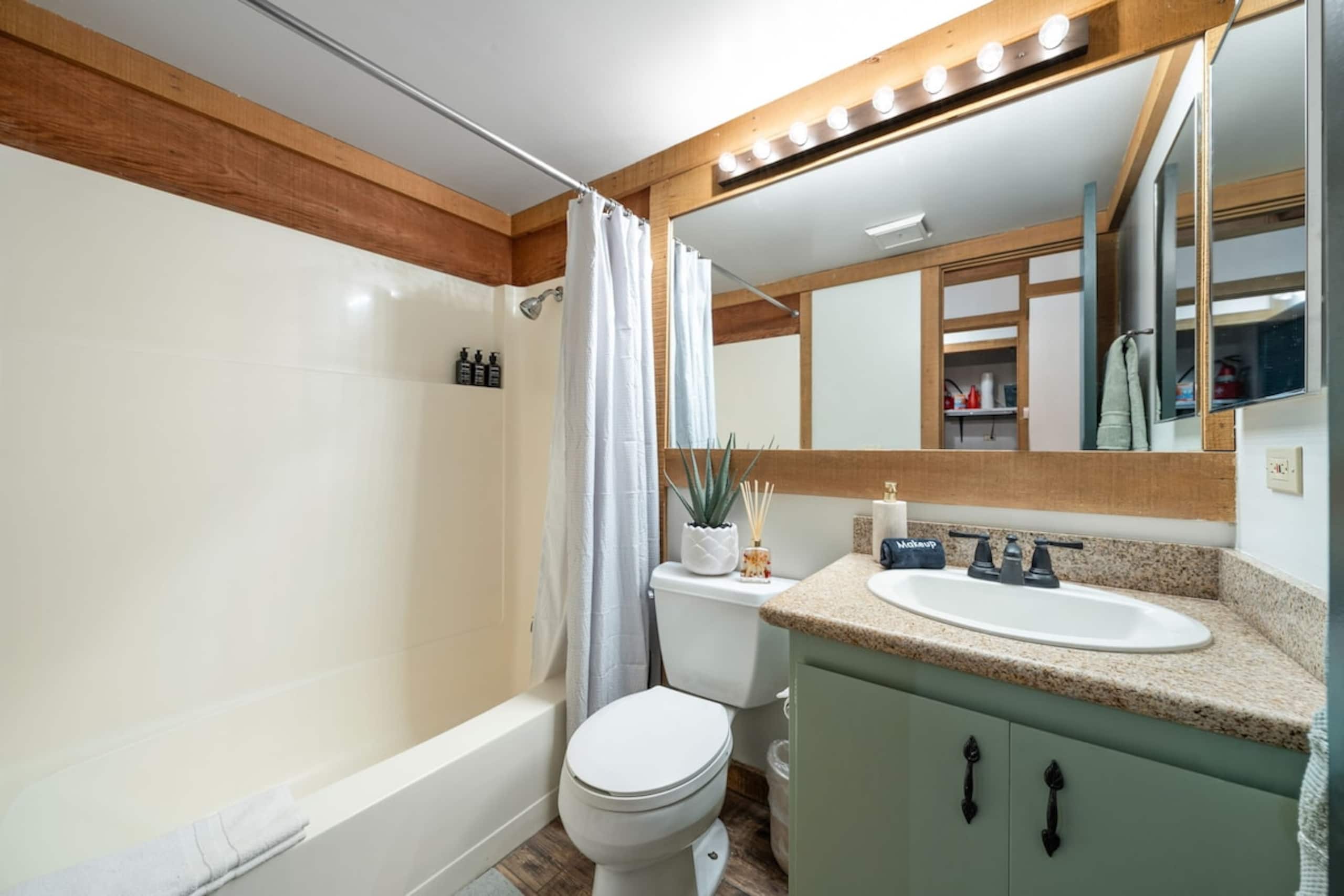 Fresh Remodeled Gold Bend Condo with HOA Access - Photo 22
