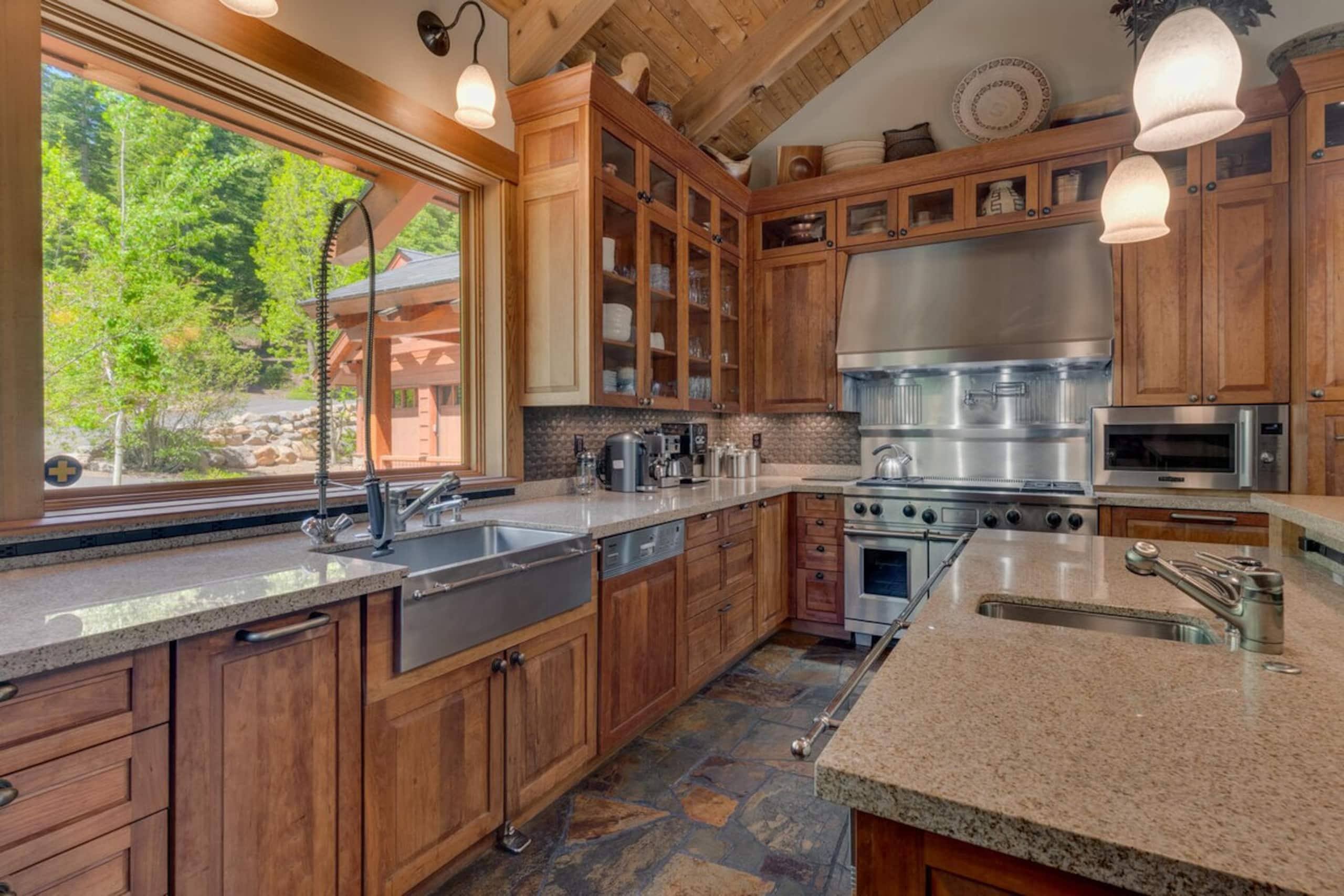 Hot Tub, Ski Shuttle, HOA Pool/Tennis (Mtn Bear) - Photo 12