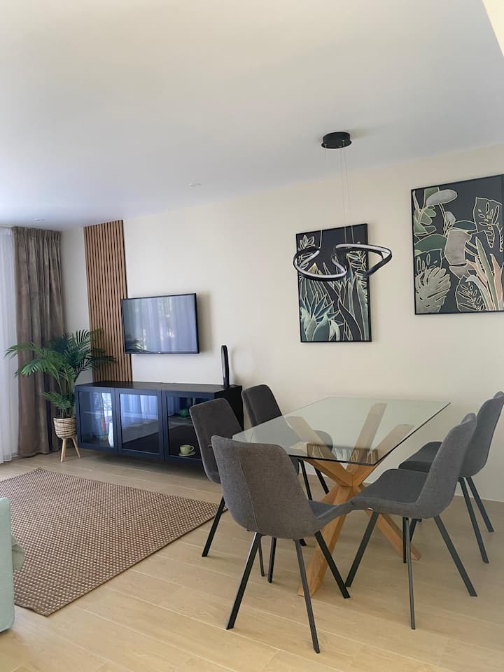 Apartamento T-2 Próximo Do Centro - Lagos
