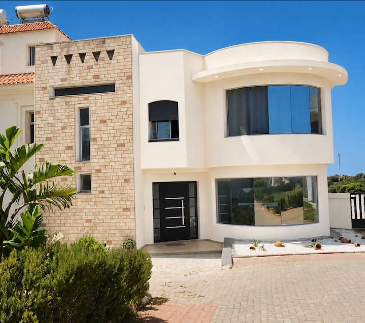 Strandhaus In Tanger | Meerblick & Pool - Tangier