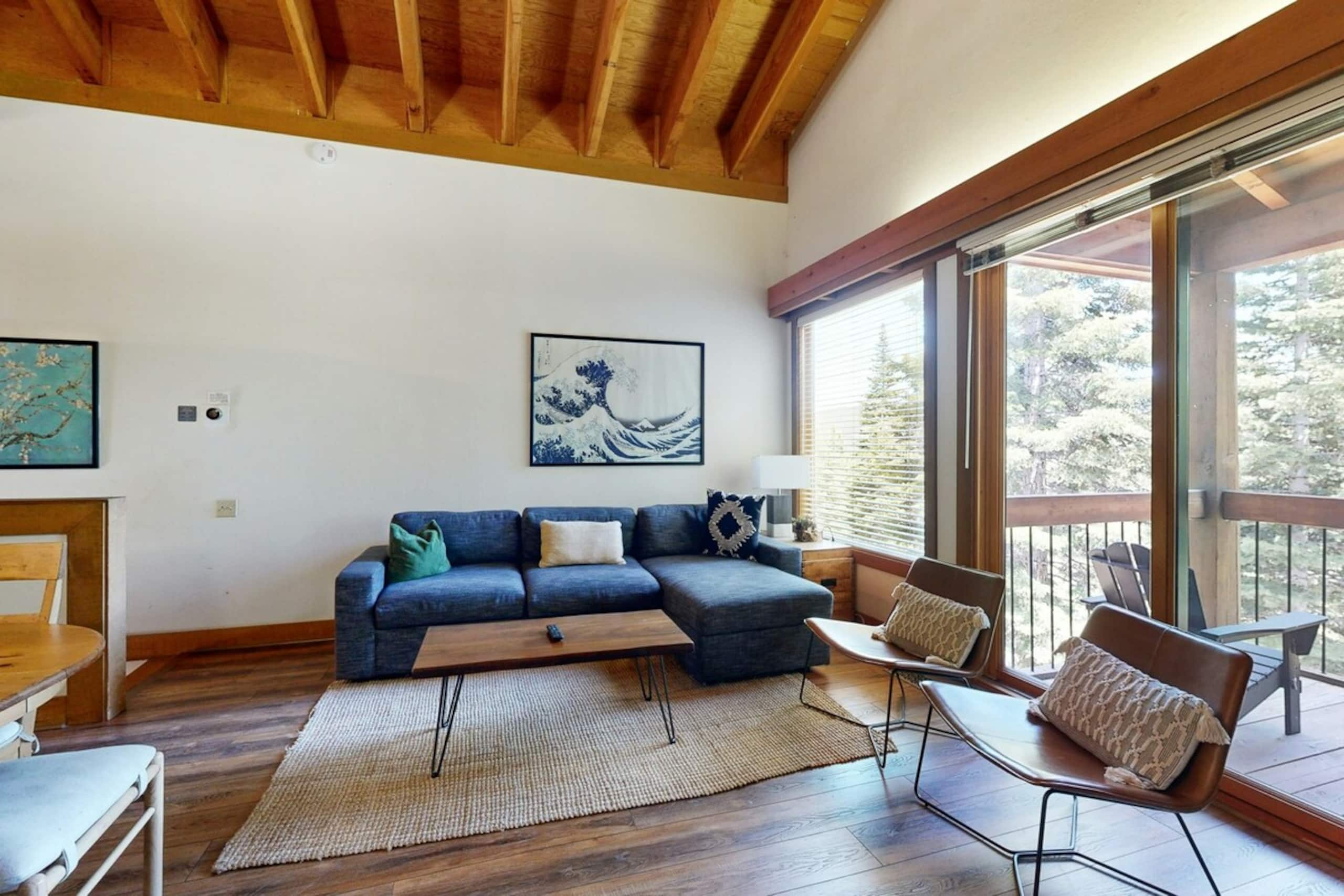 Sophisticated 2BR Mountainview, Balcony, Pool - Photo 4
