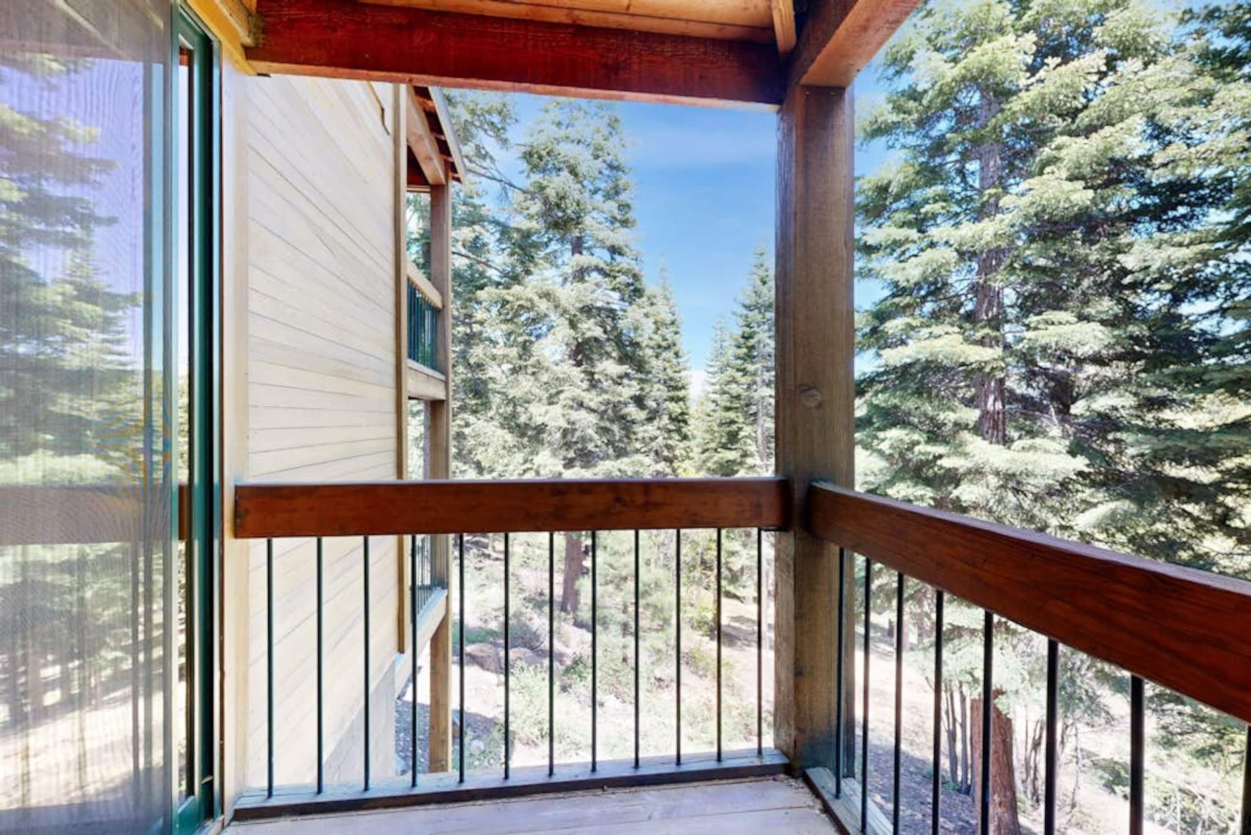 Sophisticated 2BR Mountainview, Balcony, Pool - Photo 18
