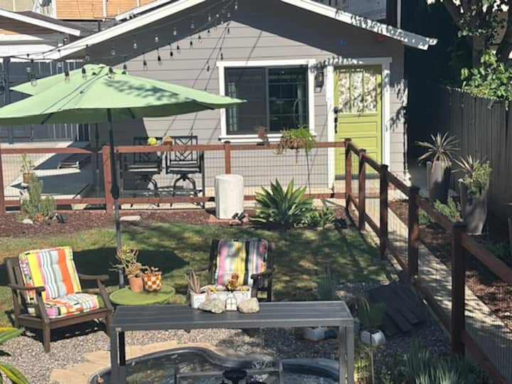 Cozy Tiny Home In Historic Uptown Whittier - Whittier, CA
