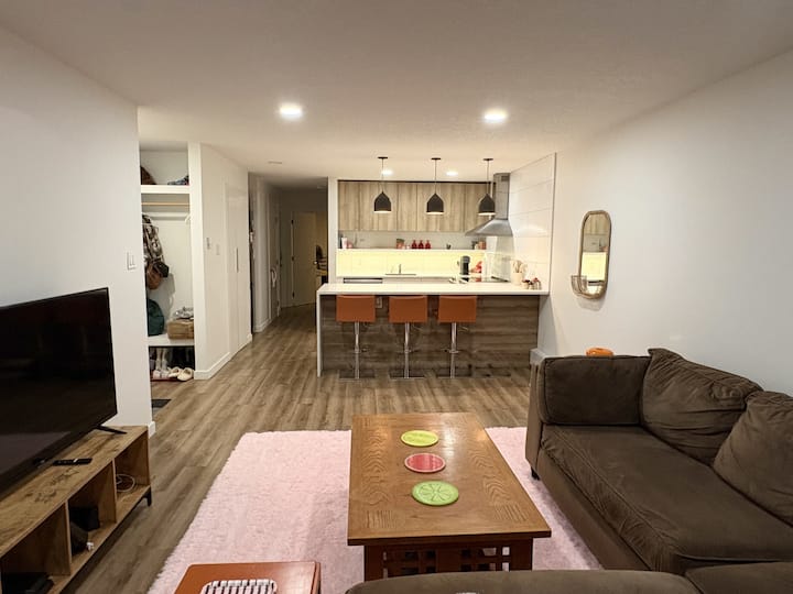 Fully Furnished 1-bedroom Apartment In Garneau - Edmonton