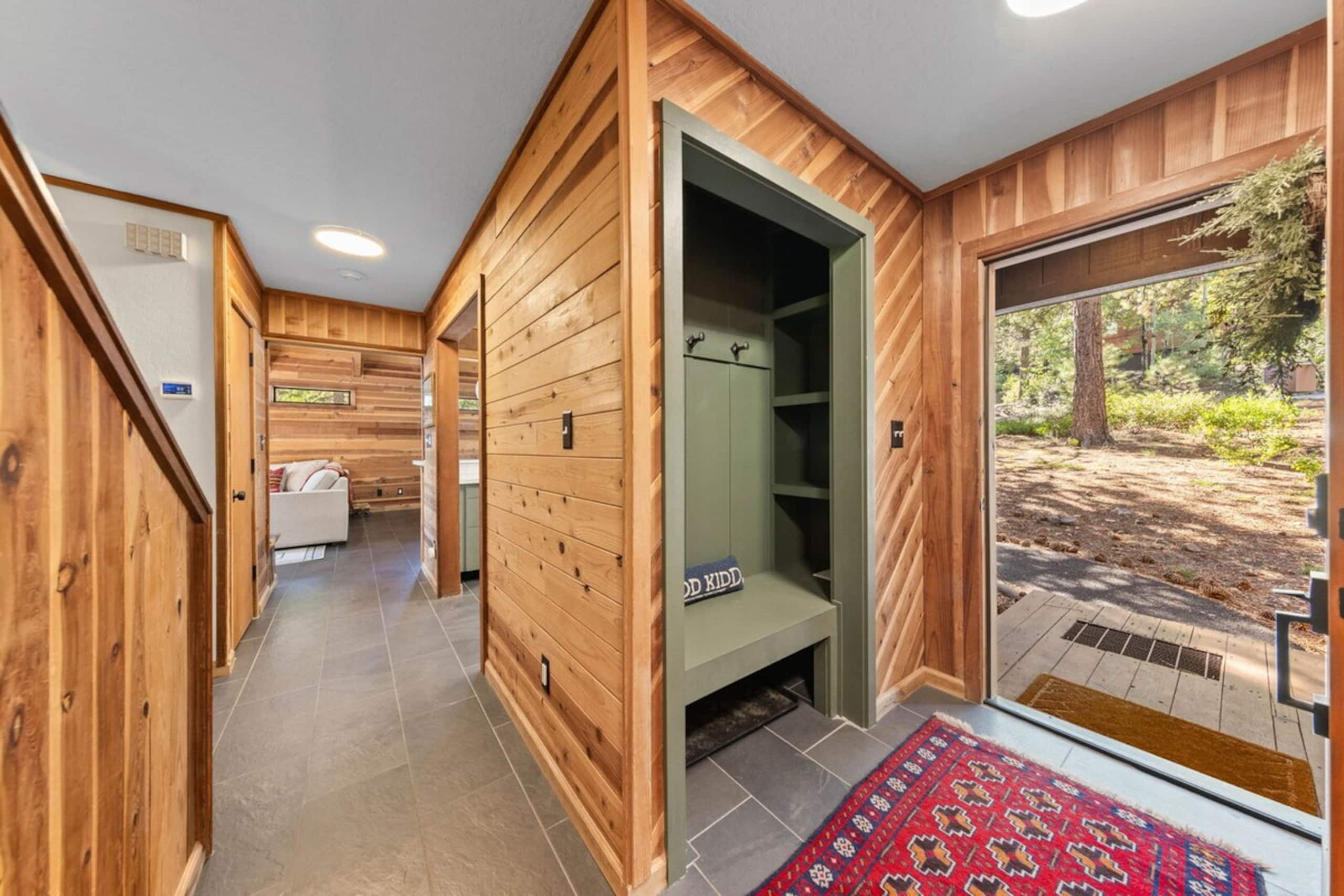 Sleeping Bear Lodge- 3BR Cabin- Sk Shuttle-Pets OK - Photo 21