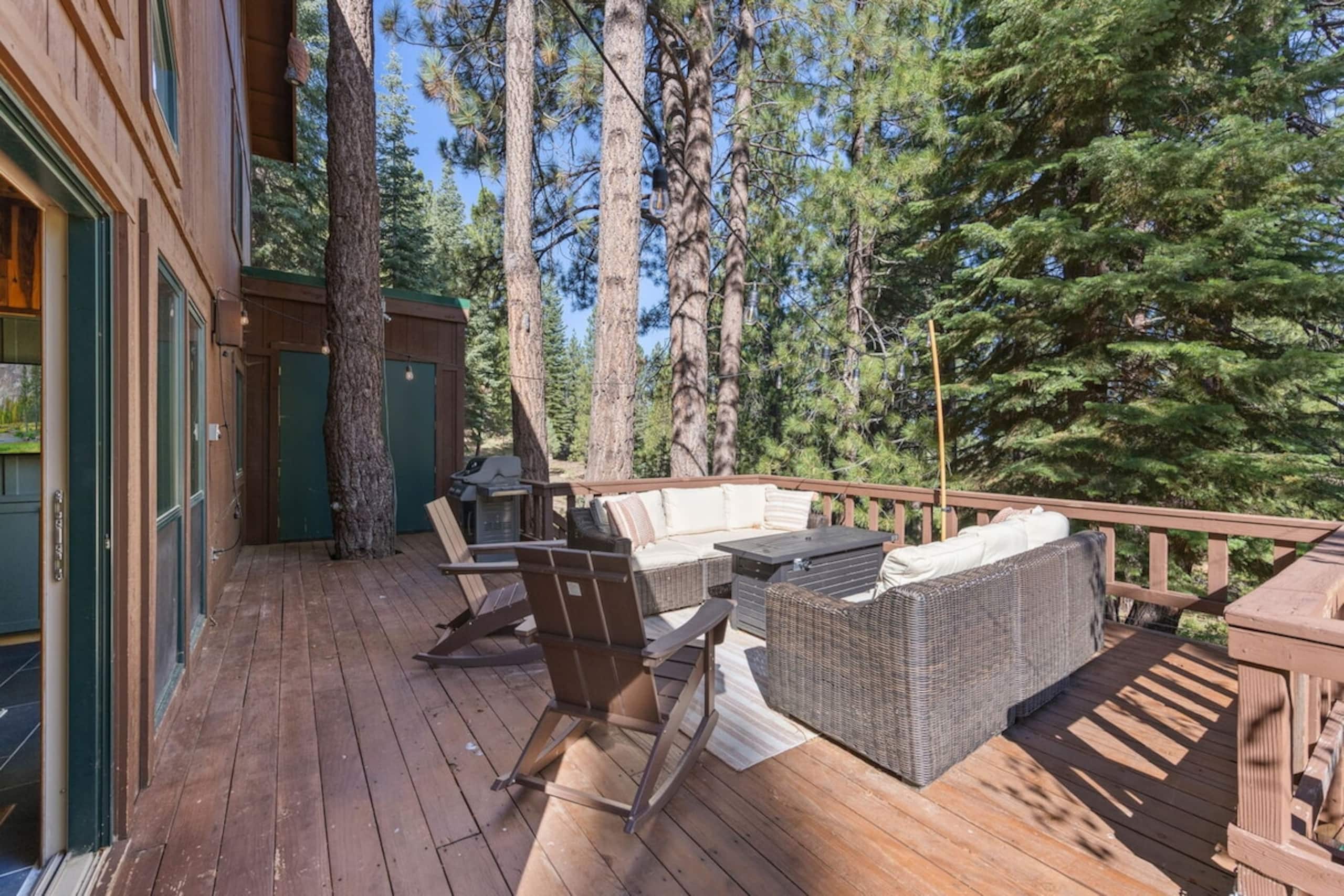 Sleeping Bear Lodge- 3BR Cabin- Sk Shuttle-Pets OK - Photo 25