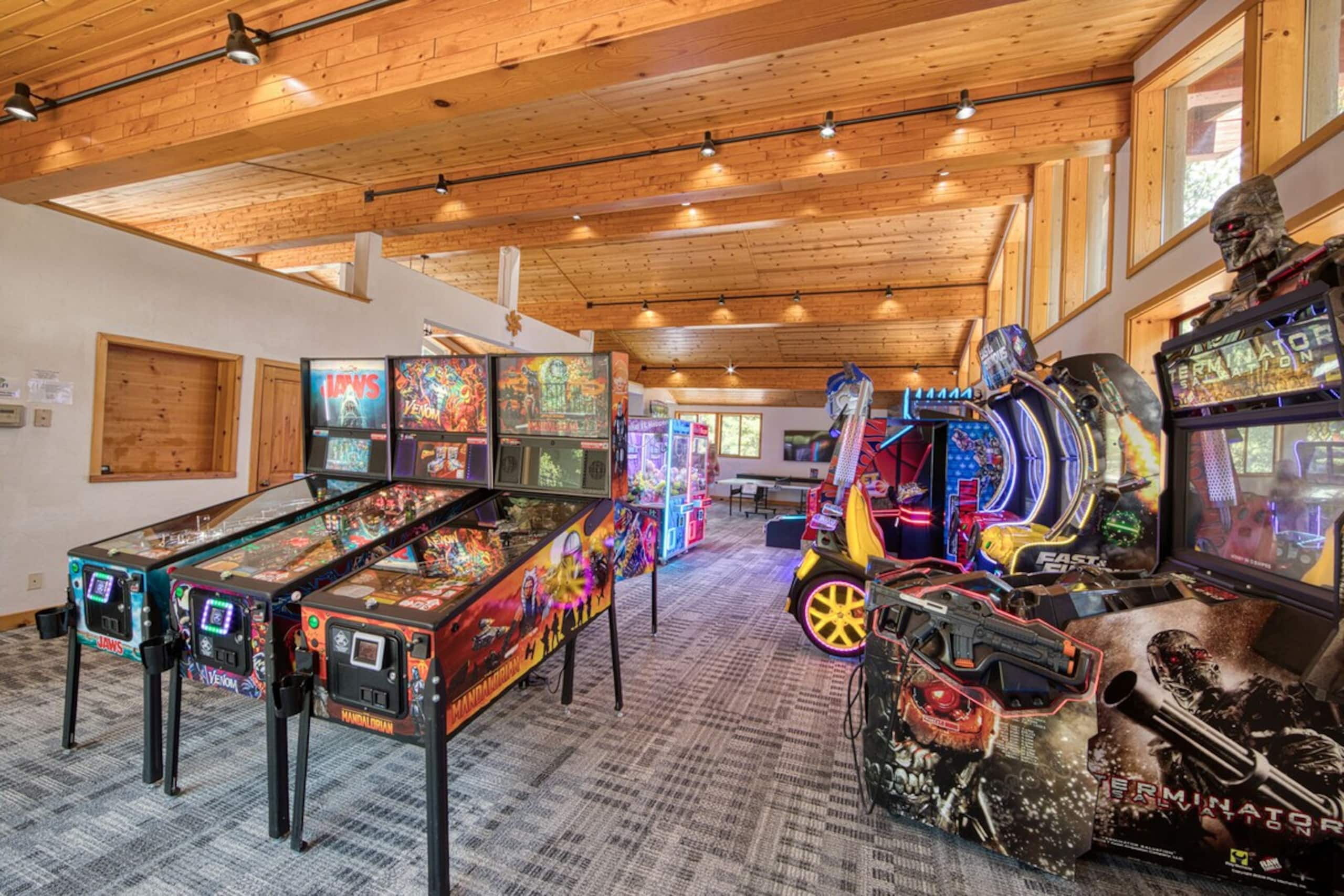 Sleeping Bear Lodge- 3BR Cabin- Sk Shuttle-Pets OK - Photo 35