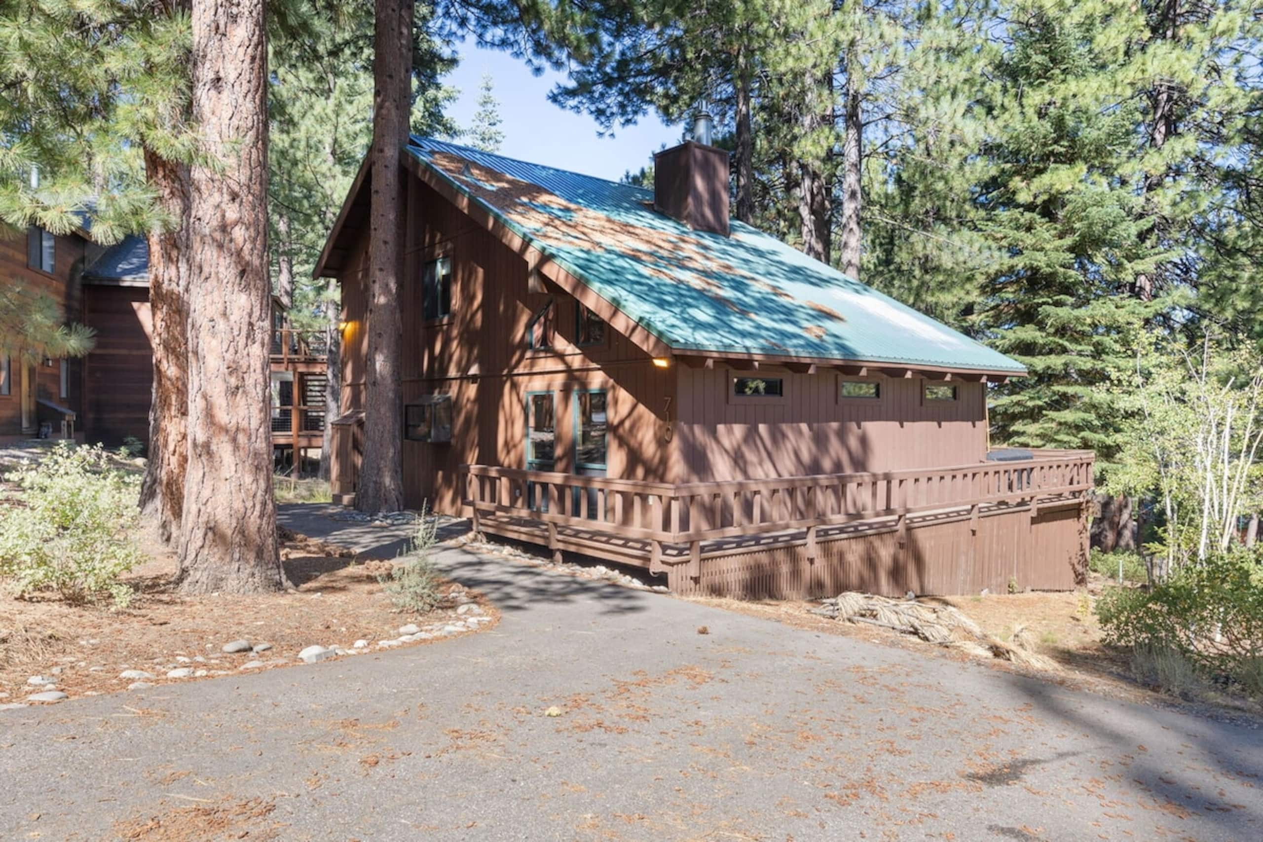 Sleeping Bear Lodge- 3BR Cabin- Sk Shuttle-Pets OK - Photo 26