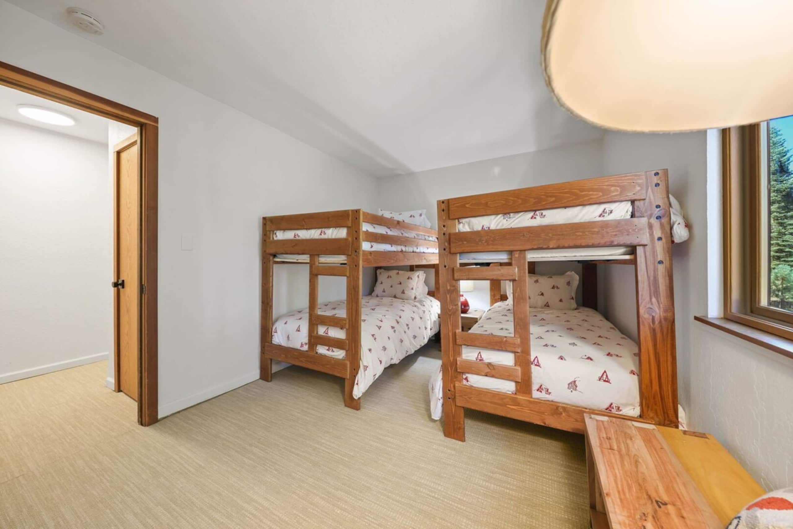 Sleeping Bear Lodge- 3BR Cabin- Sk Shuttle-Pets OK - Photo 23