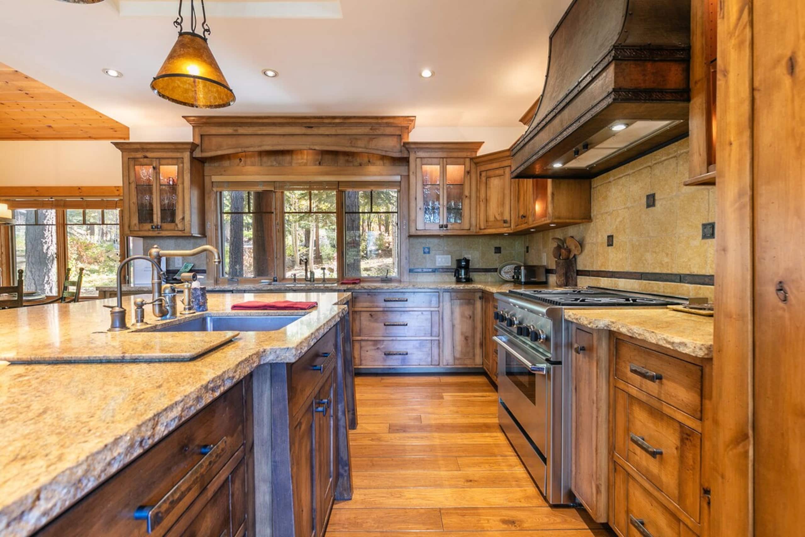 Luxury 5BR, Hot Tub, Private Ski Lift, Pool - Photo 11