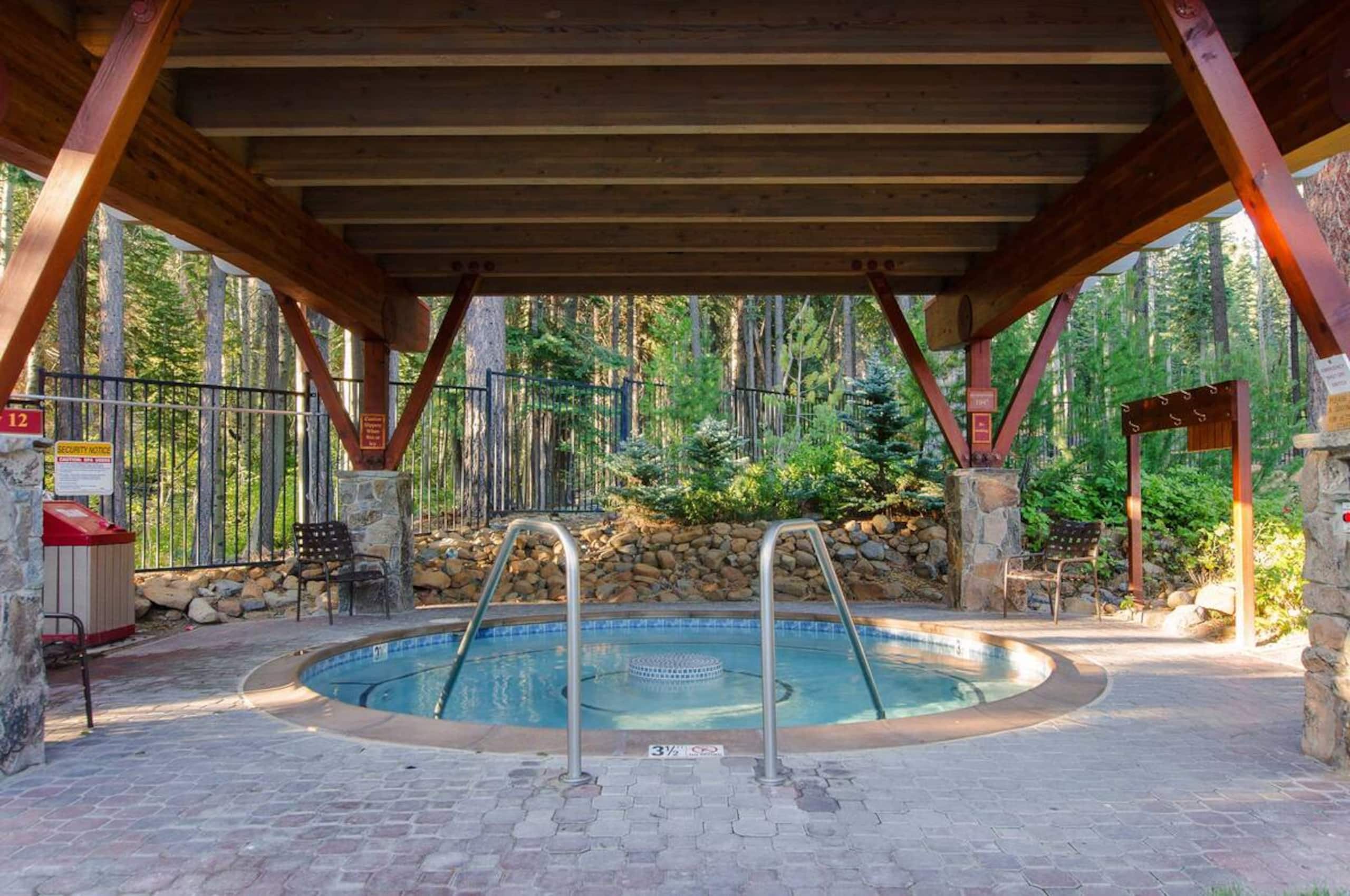 Luxury 5BR, Hot Tub, Private Ski Lift, Pool - Photo 31