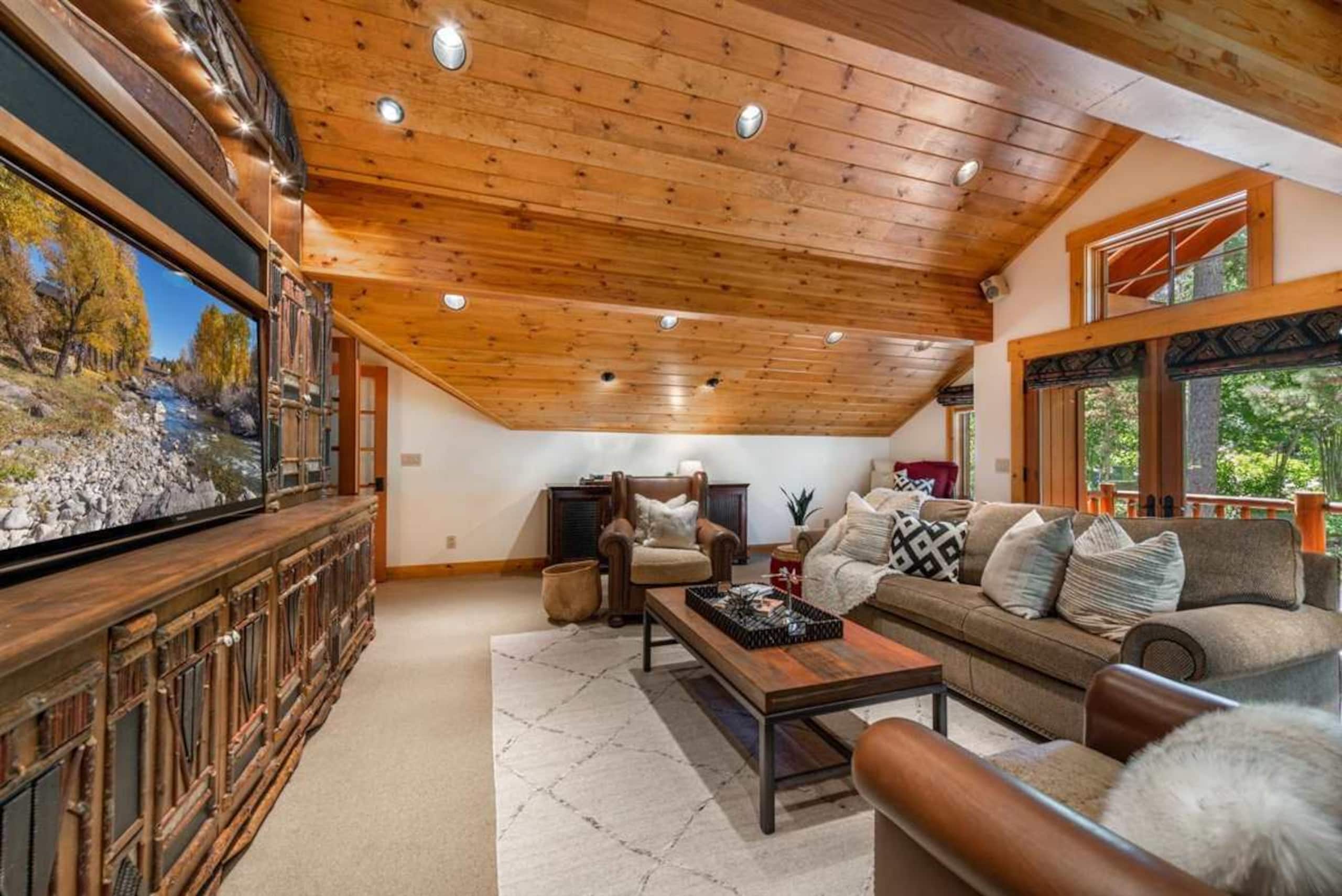 Luxury 5BR, Hot Tub, Private Ski Lift, Pool - Photo 14